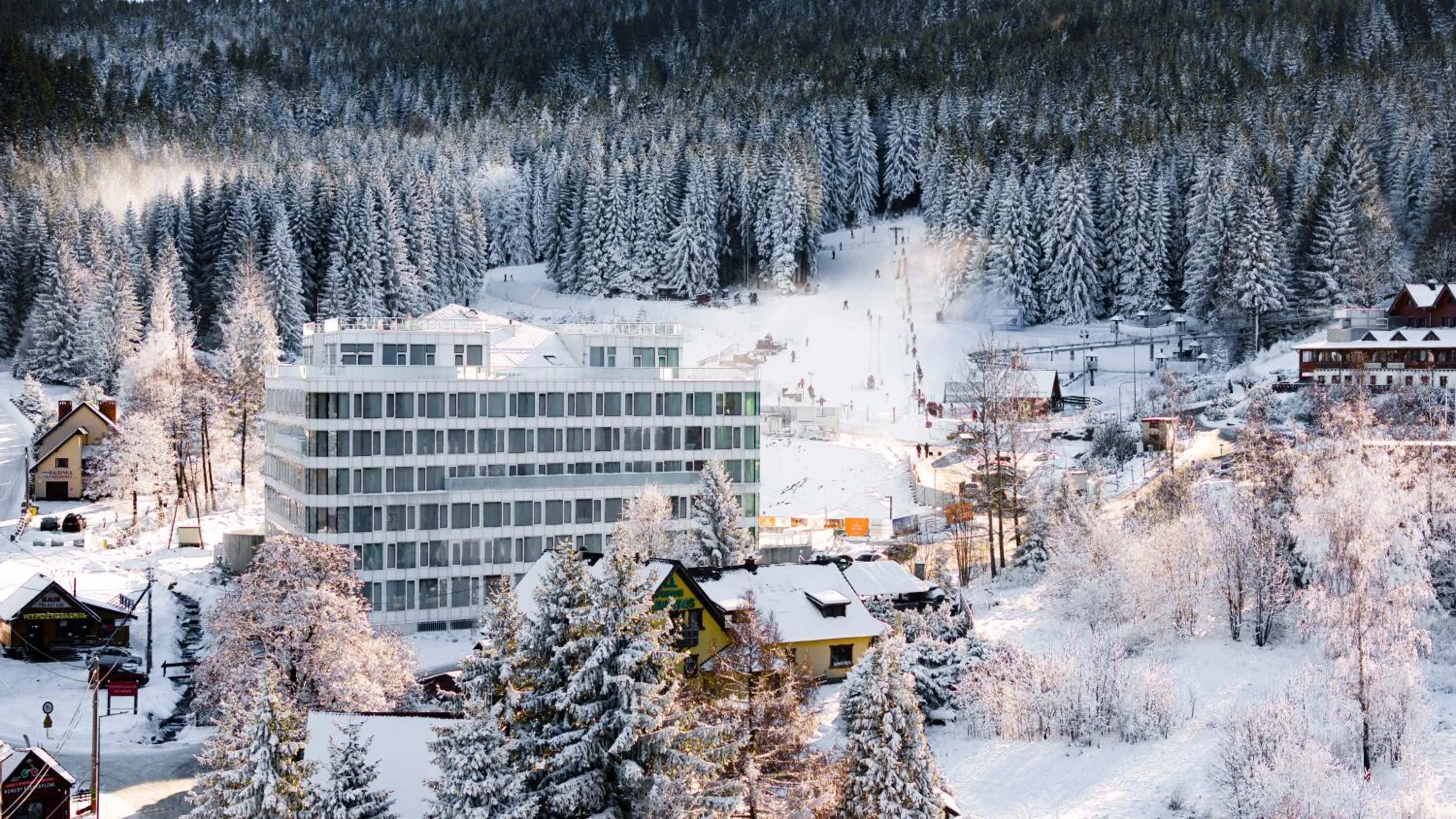 Property building in Aparthotel Biała Perła - Czarna Góra Resort, Sun & Snow
