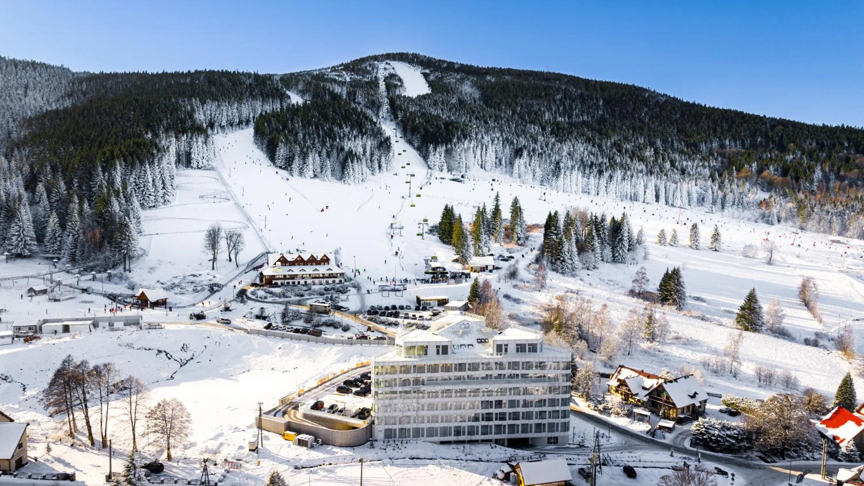 Property building in Aparthotel Biała Perła - Czarna Góra Resort, Sun & Snow