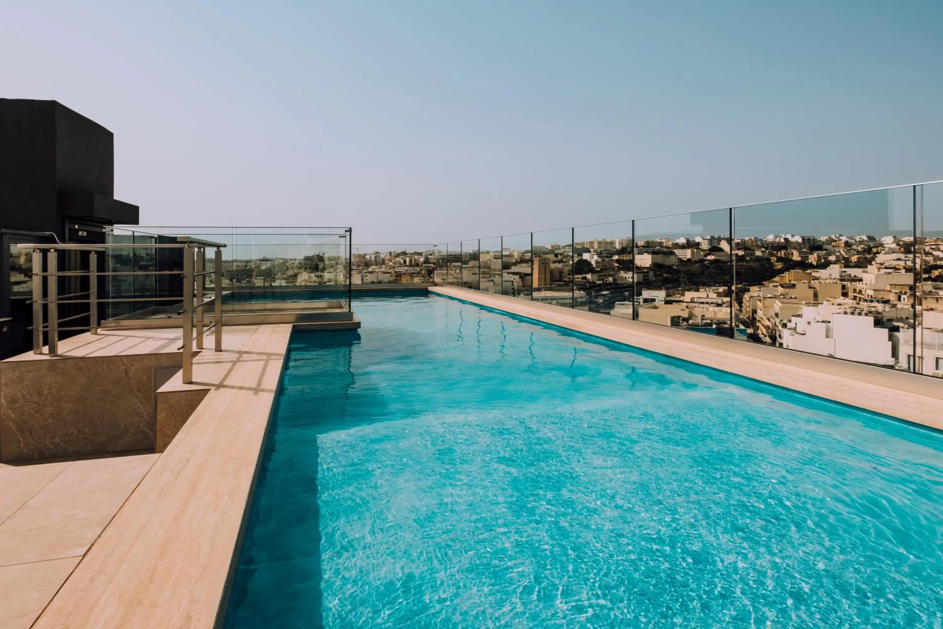 Swimming pool in Spinola Hotel