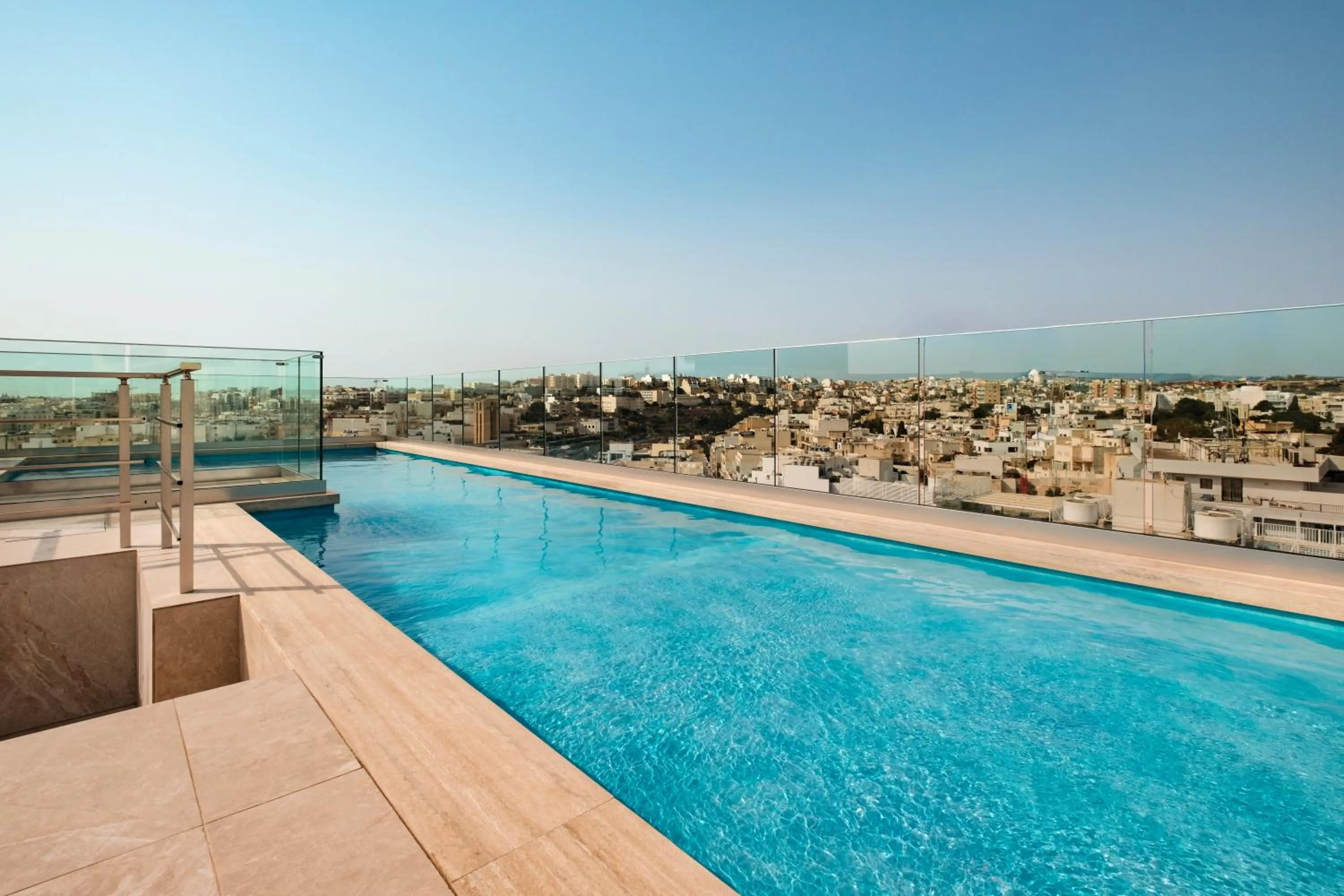 Swimming pool in Spinola Hotel
