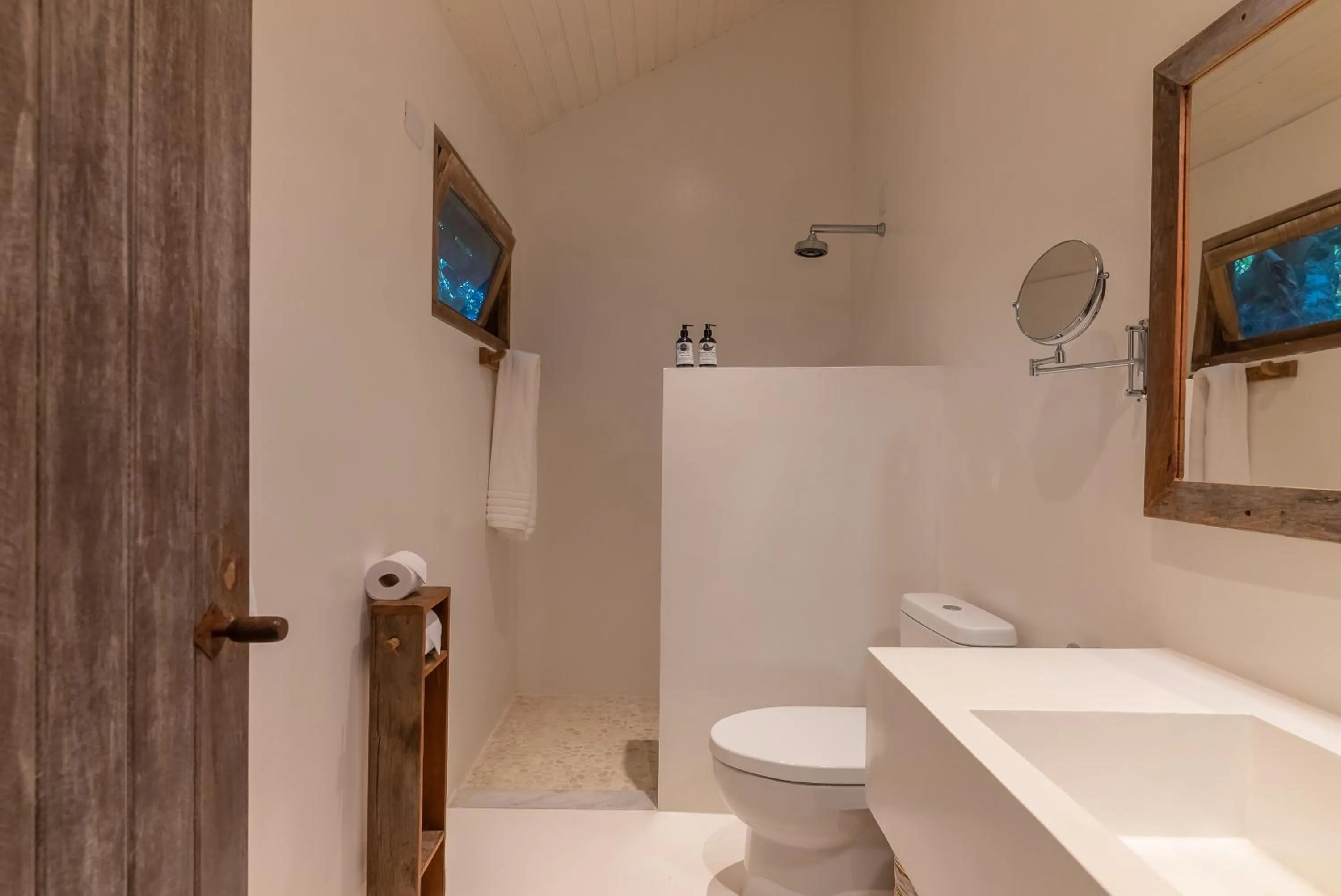 Toilet in Hotel Vila São João