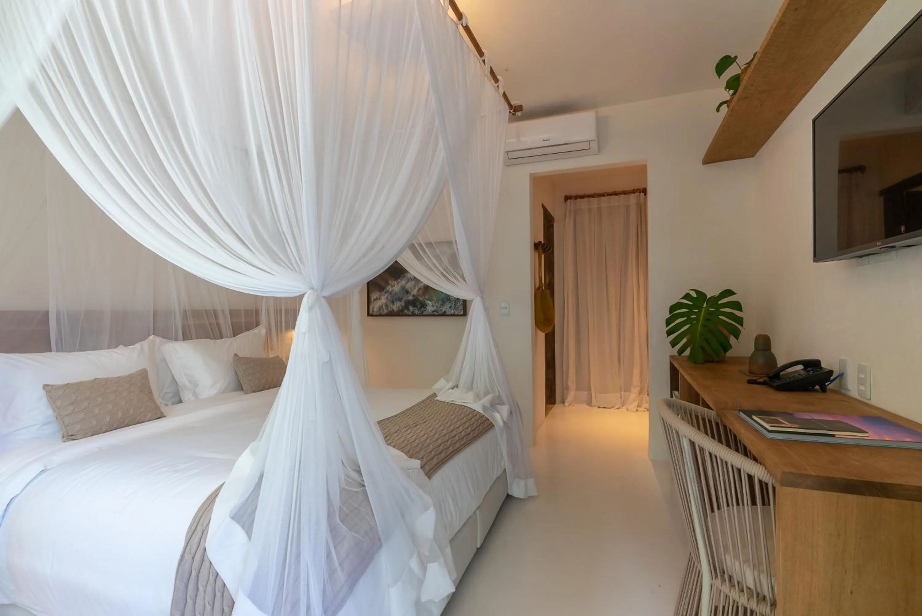 Photo of the whole room, Bed in Hotel Vila São João