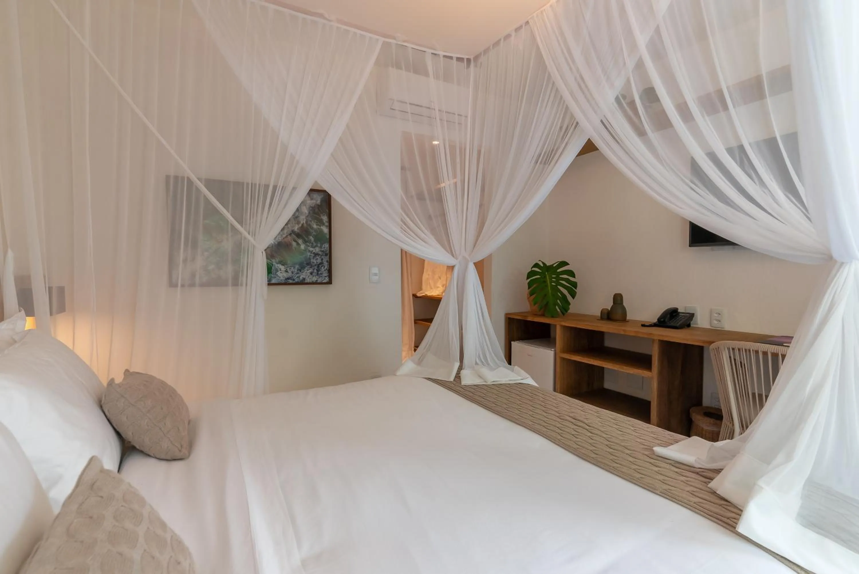 Photo of the whole room, Bed in Hotel Vila São João