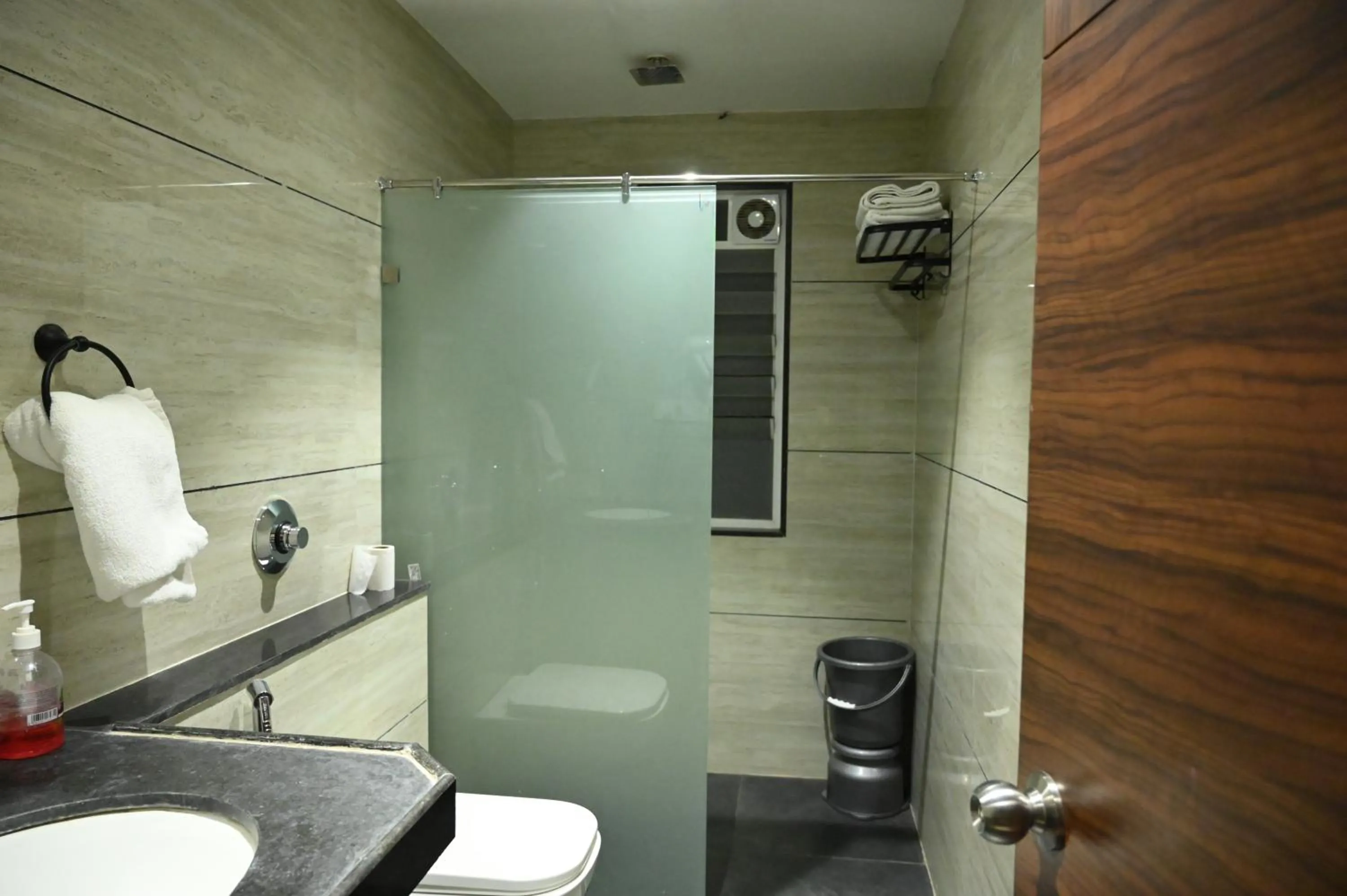 Shower in The One Hotel Nashik