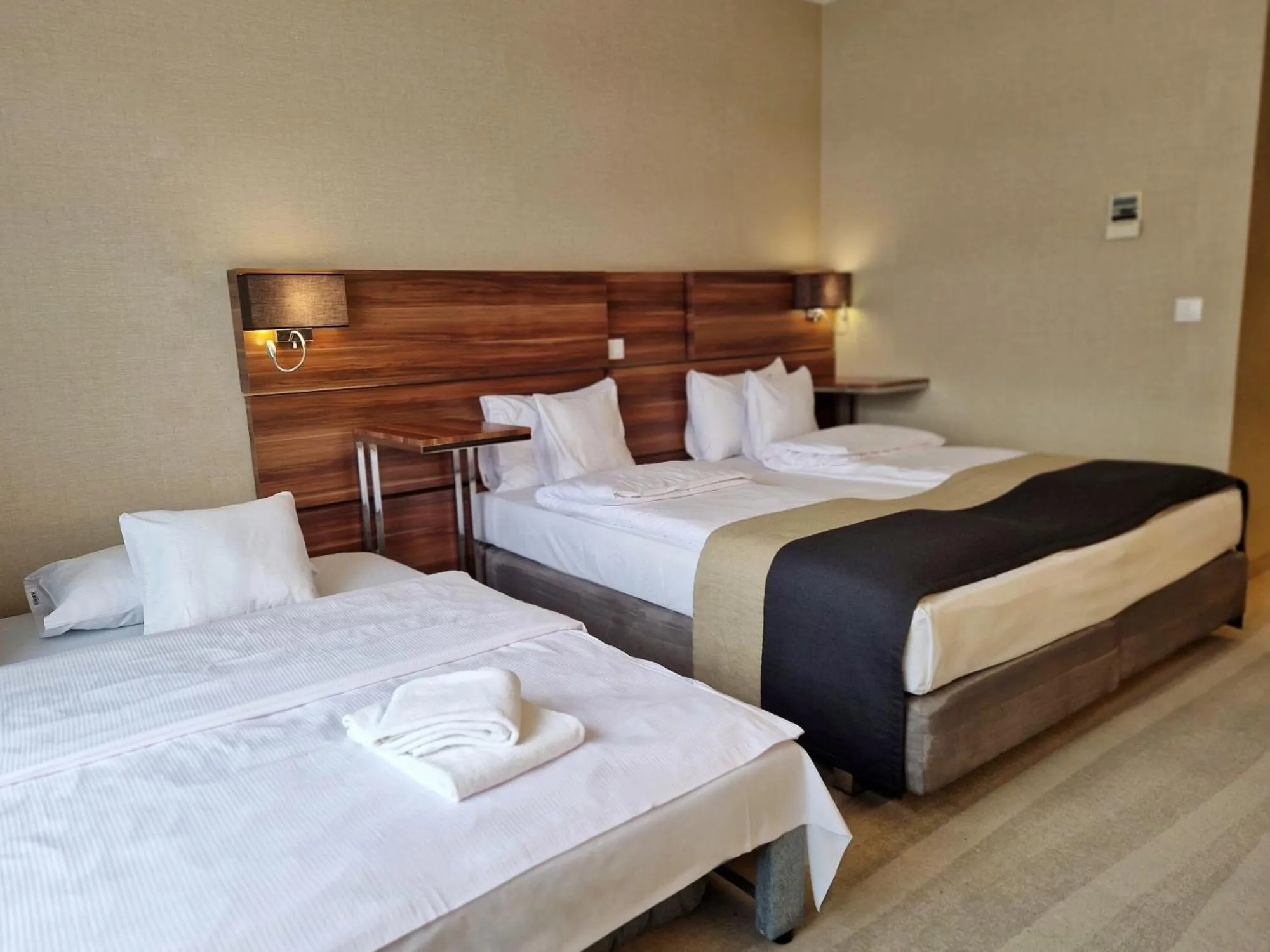 Bedroom, Bed in Warsaw Plaza Hotel