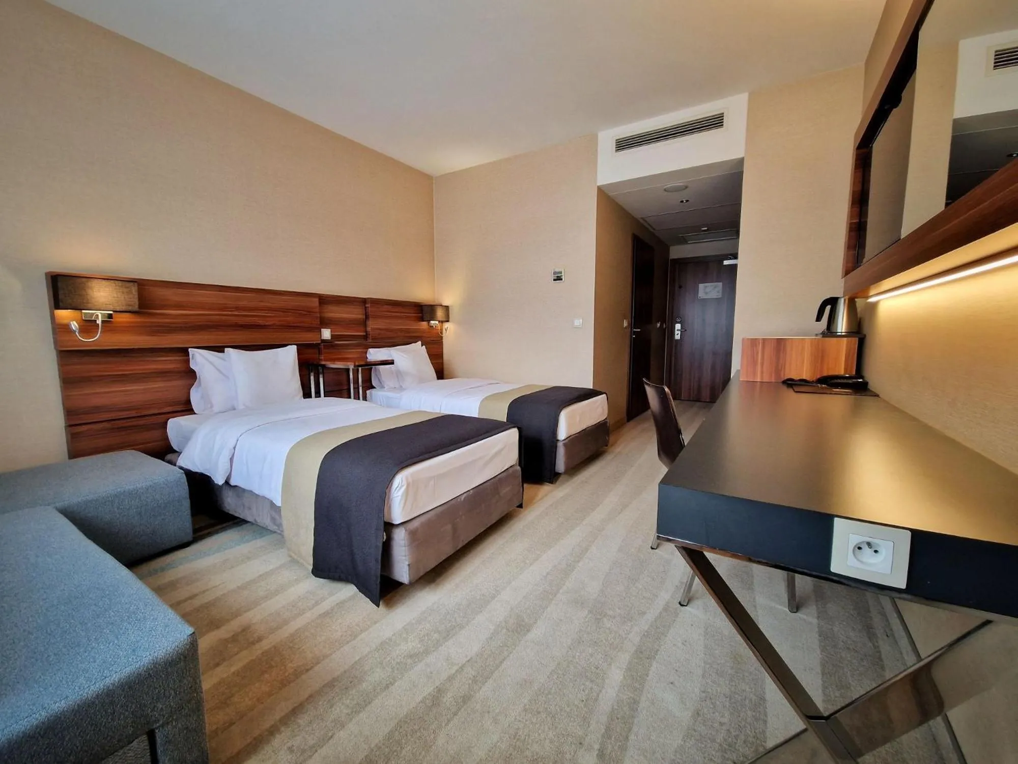 Bedroom, Bed in Warsaw Plaza Hotel