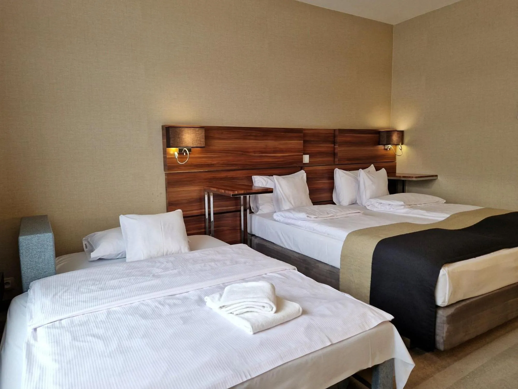 Bedroom, Bed in Warsaw Plaza Hotel