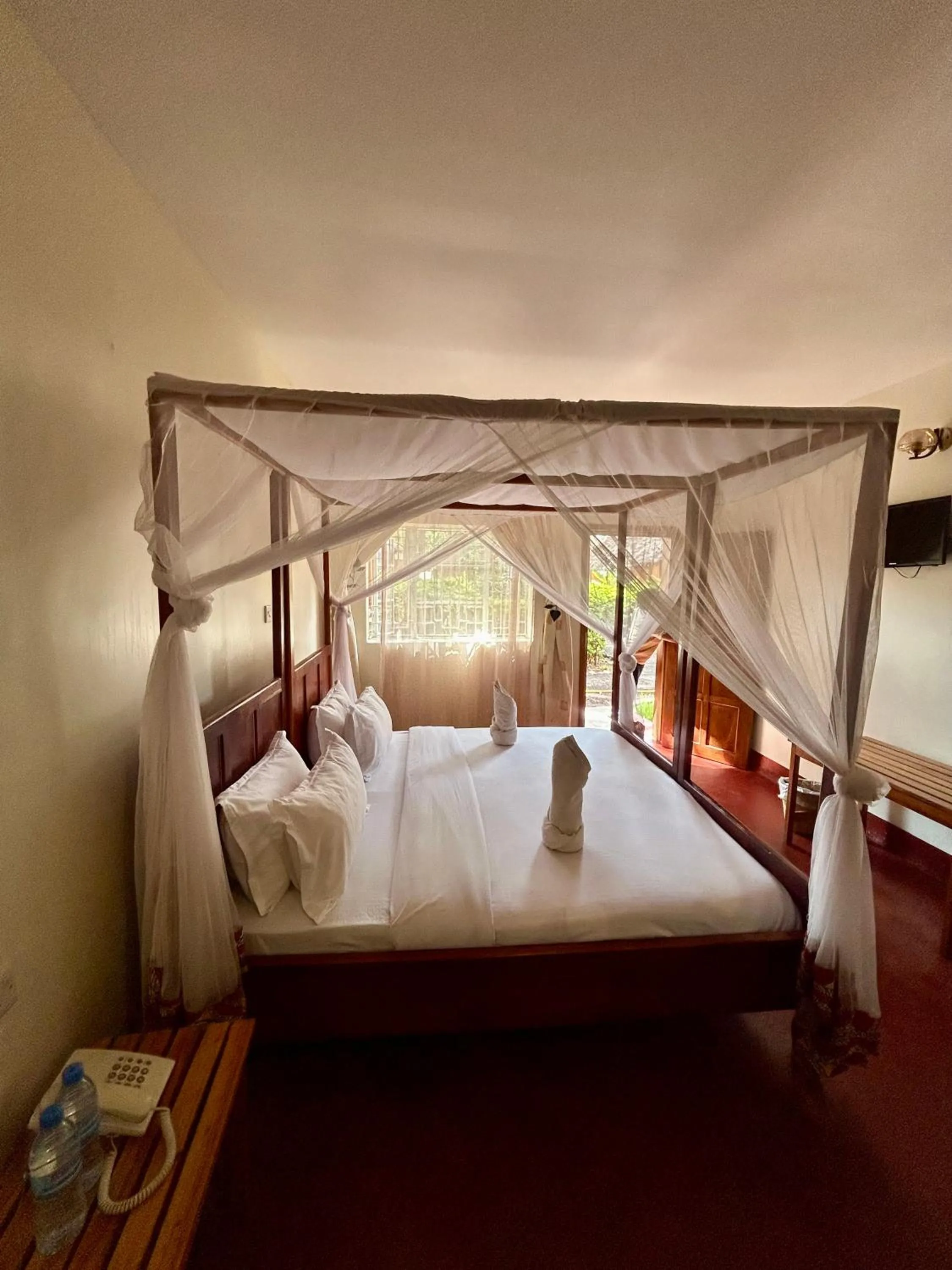 Bed in Patamu Restaurants Lodge & Safaris