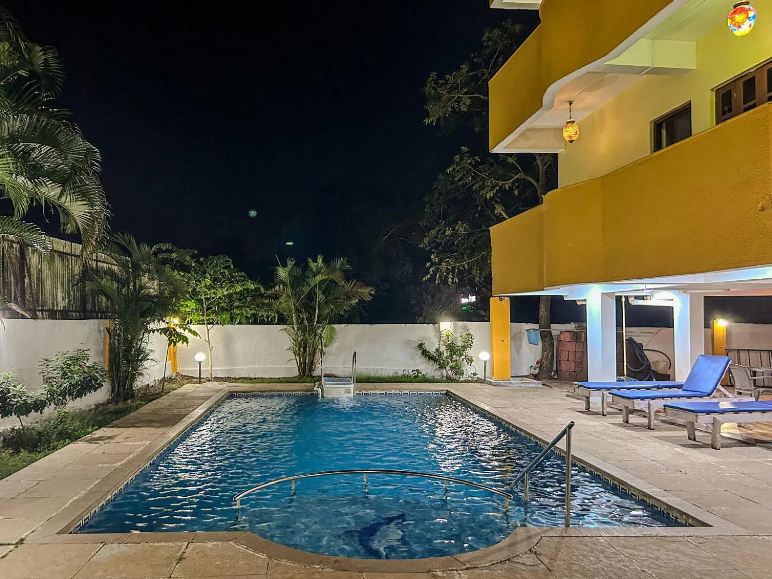 LA Costa Residency