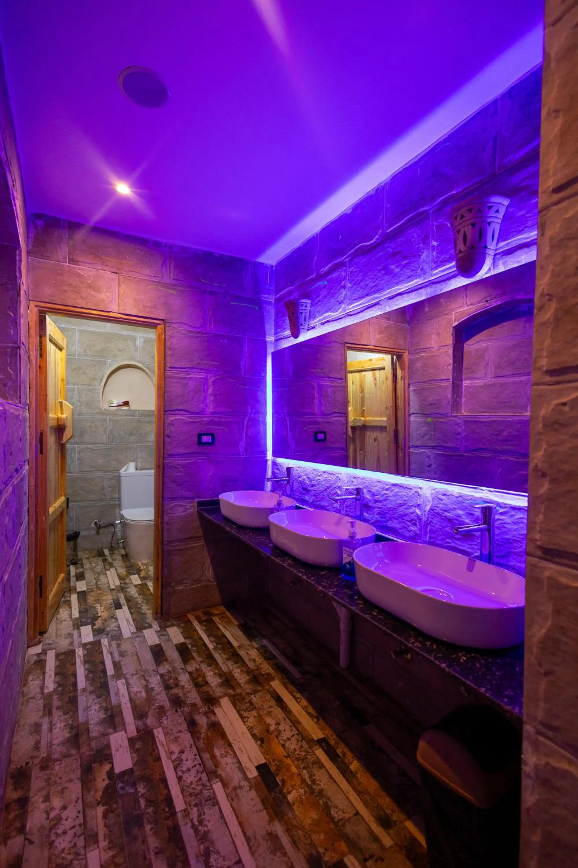 ACHERTOD Nubian House