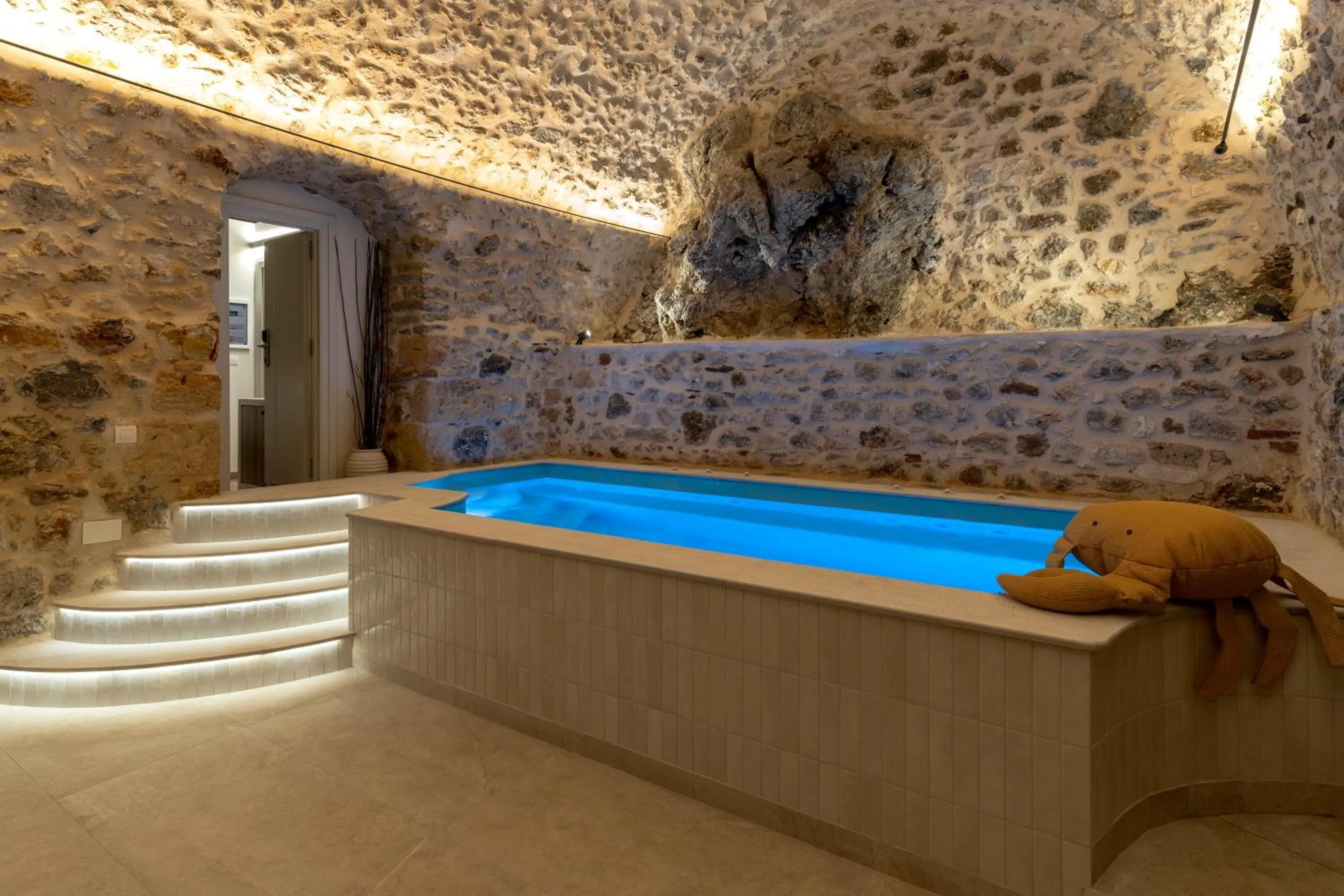 Hot Tub in YeeOn Boutique Hotel, Gythio - Historic Hotels of Europe