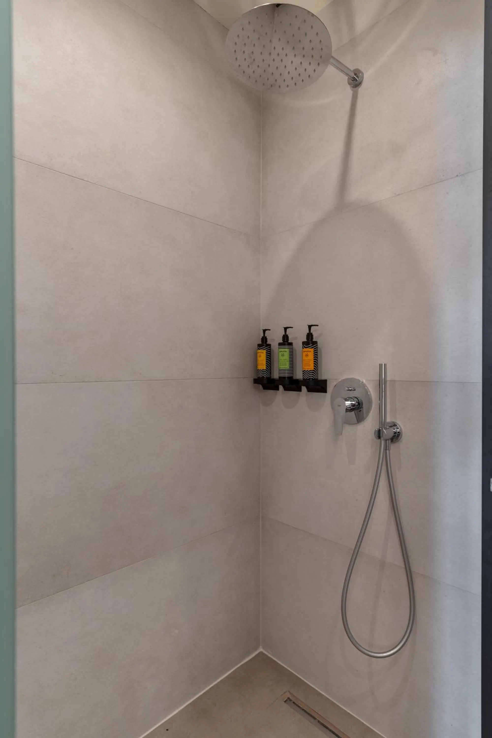 Shower in YeeOn Boutique Hotel, Gythio - Historic Hotels of Europe