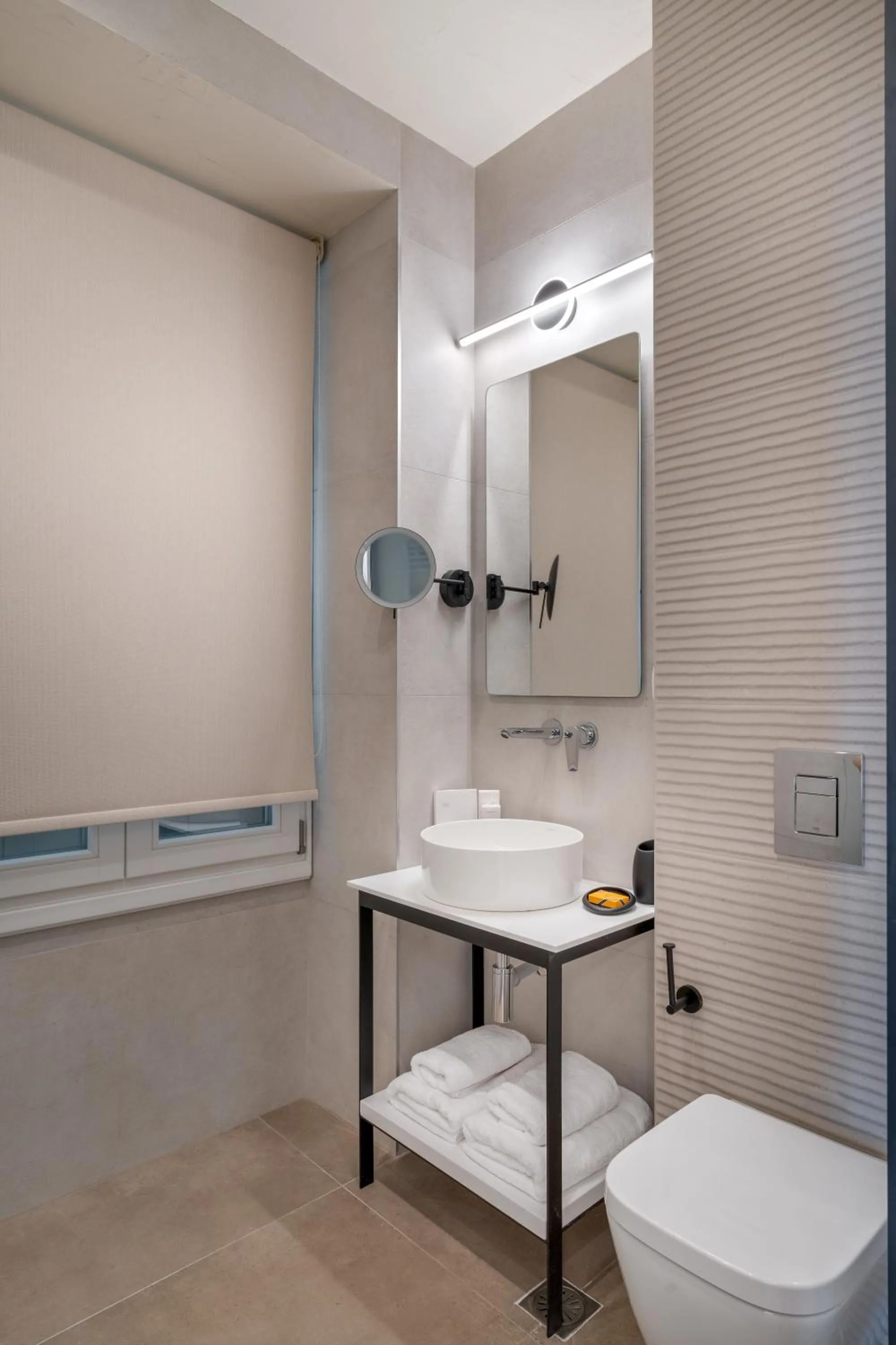 Toilet in YeeOn Boutique Hotel, Gythio - Historic Hotels of Europe