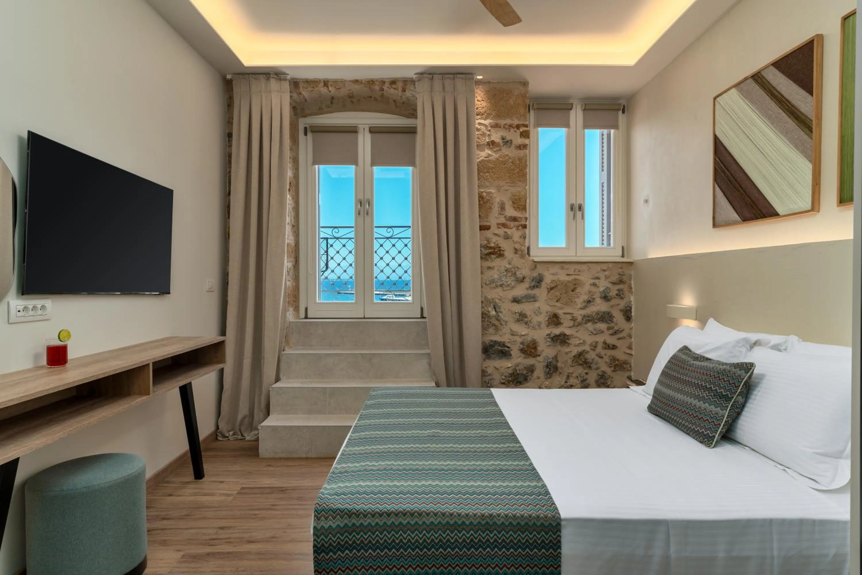 Bedroom, Bed in YeeOn Boutique Hotel, Gythio - Historic Hotels of Europe