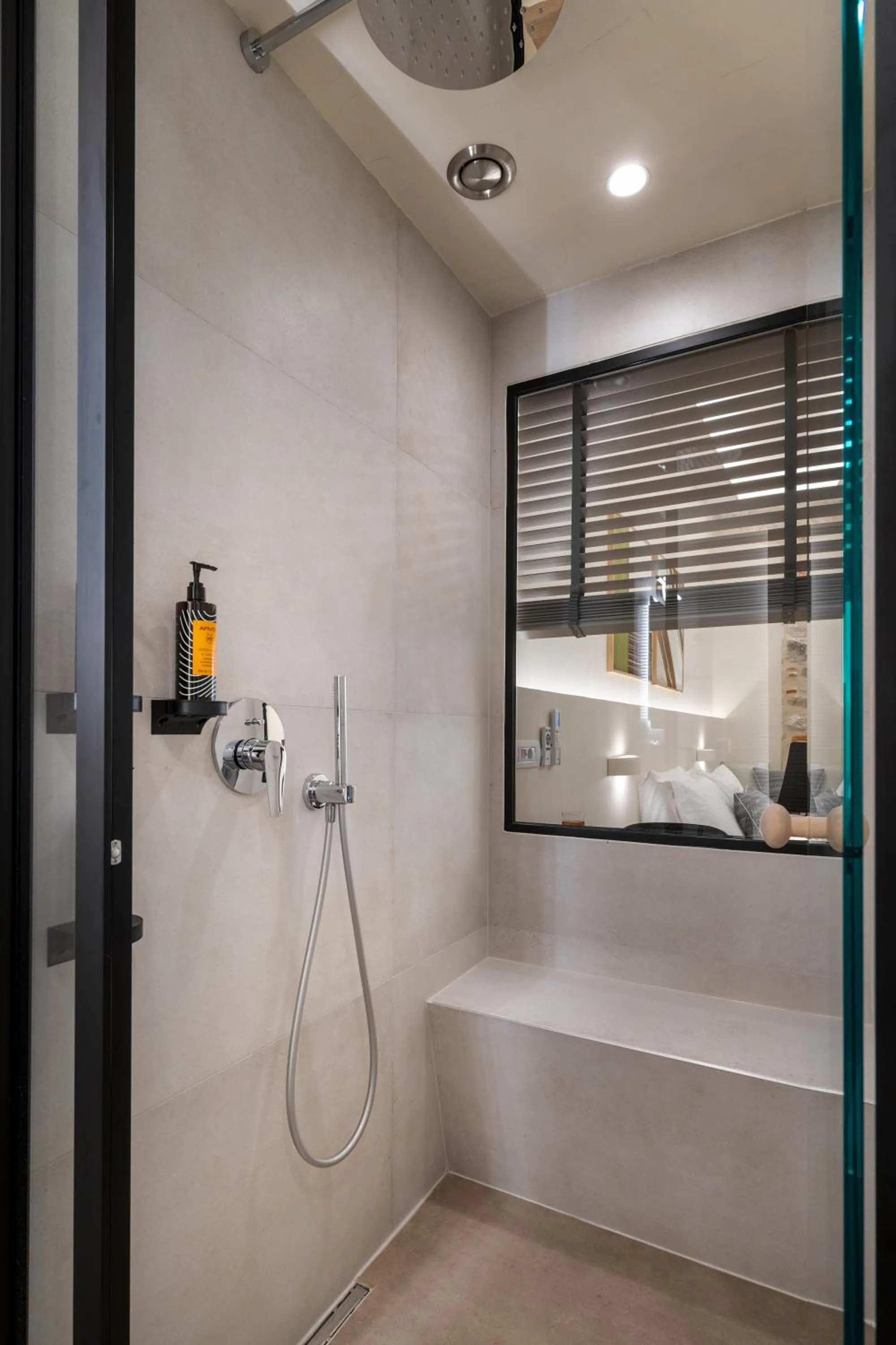 Shower in YeeOn Boutique Hotel, Gythio - Historic Hotels of Europe