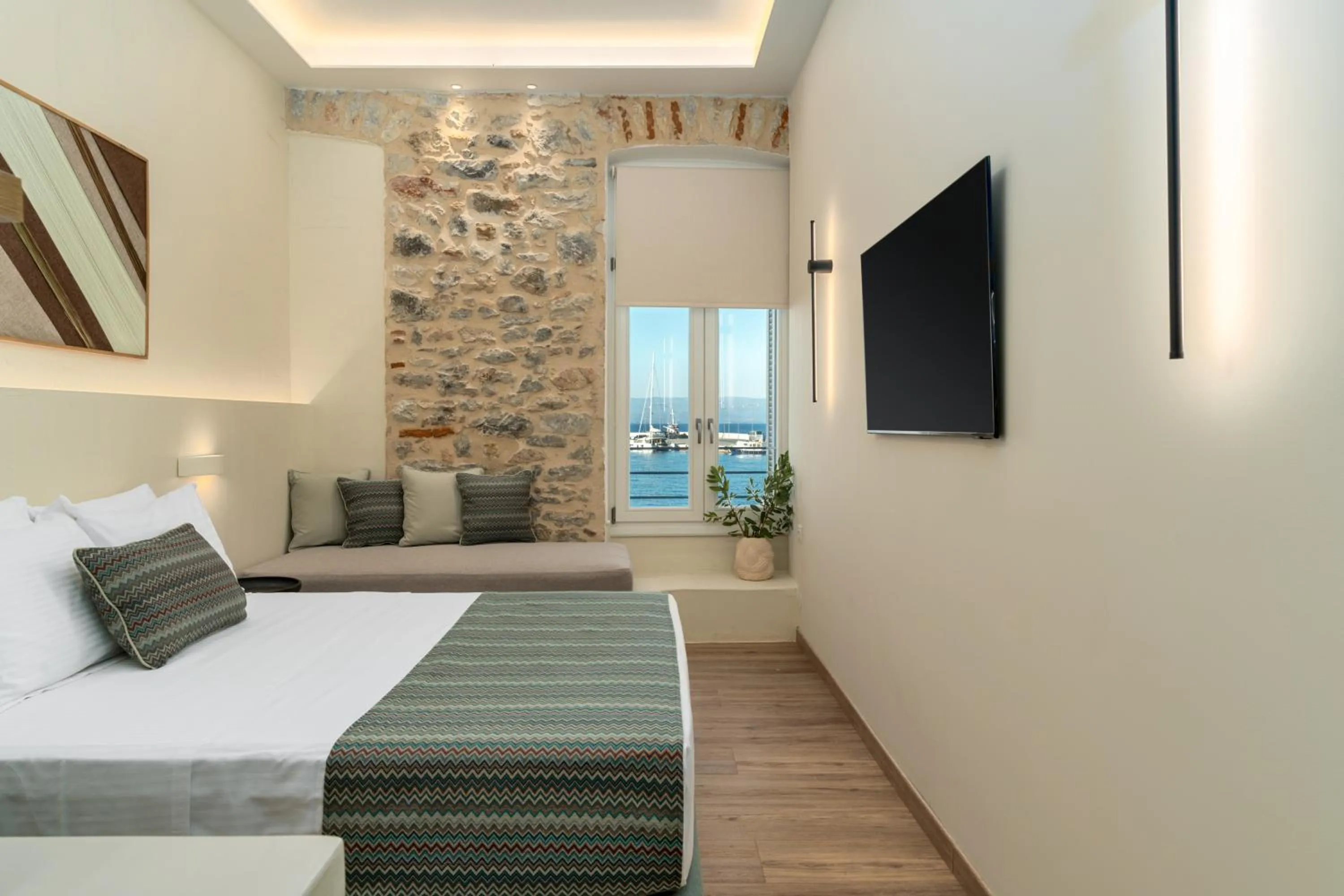 Bedroom, Bed in YeeOn Boutique Hotel, Gythio - Historic Hotels of Europe