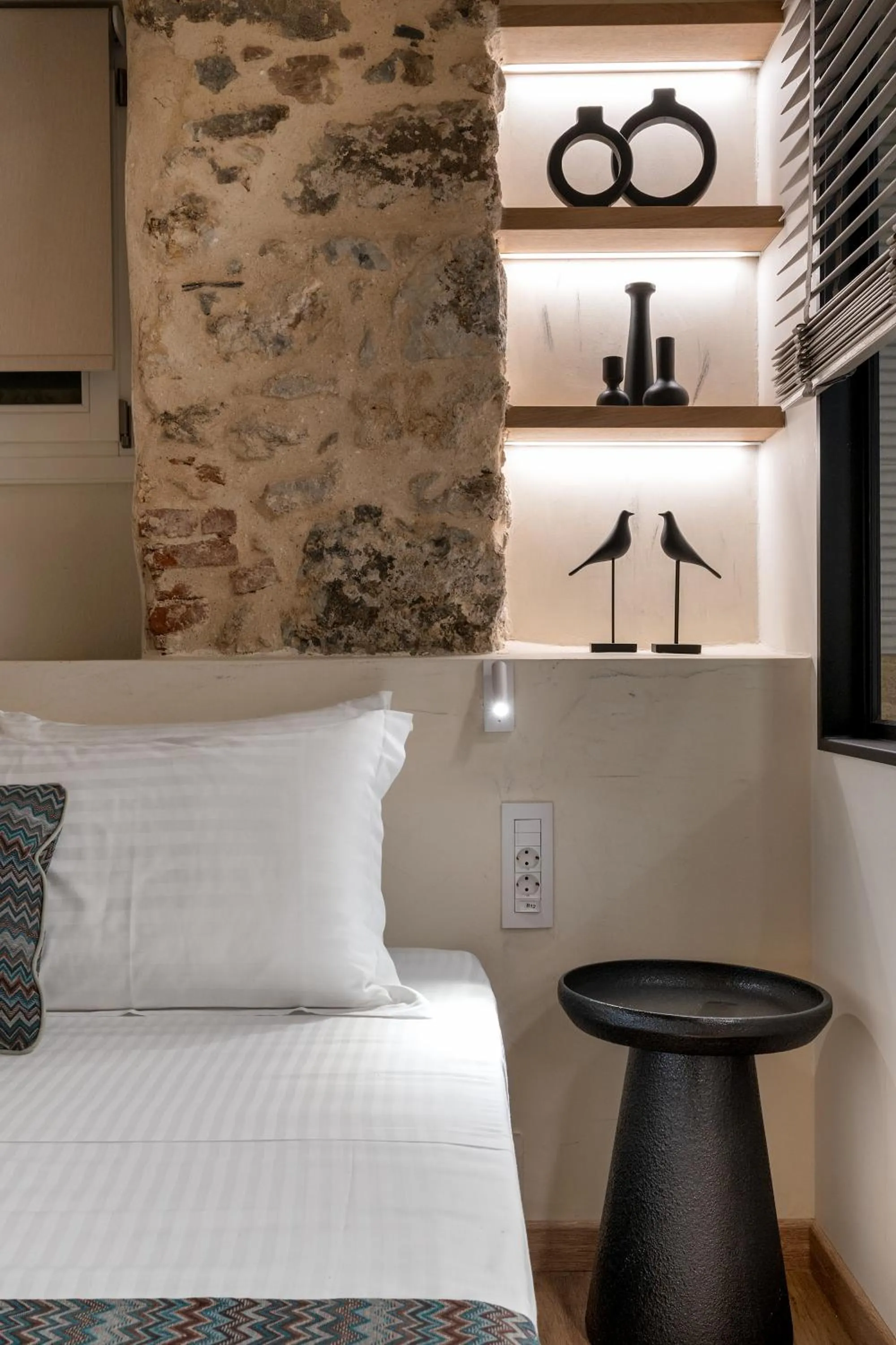 Bedroom, Bed in YeeOn Boutique Hotel, Gythio - Historic Hotels of Europe