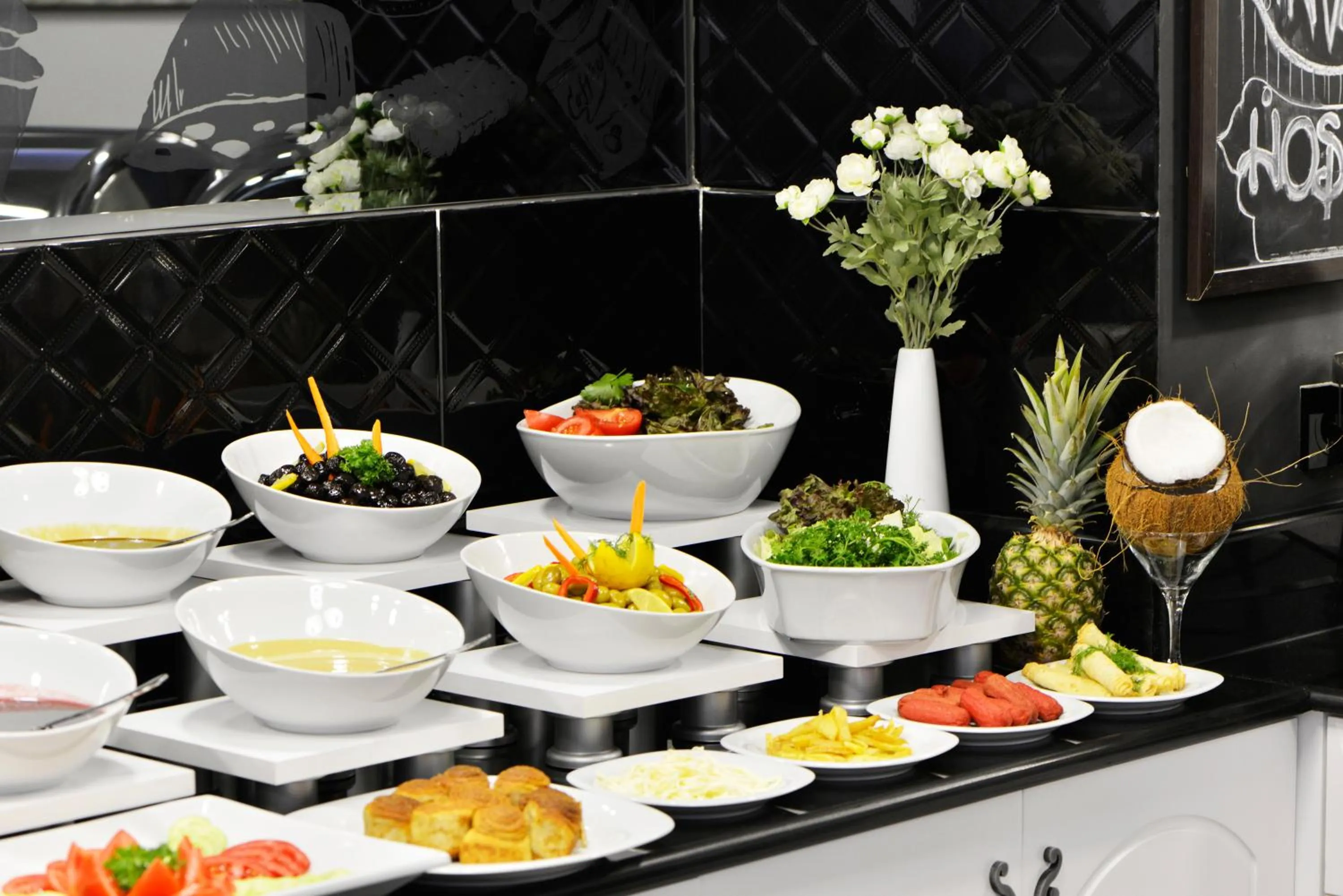 Restaurant/places to eat in Arus Hotel