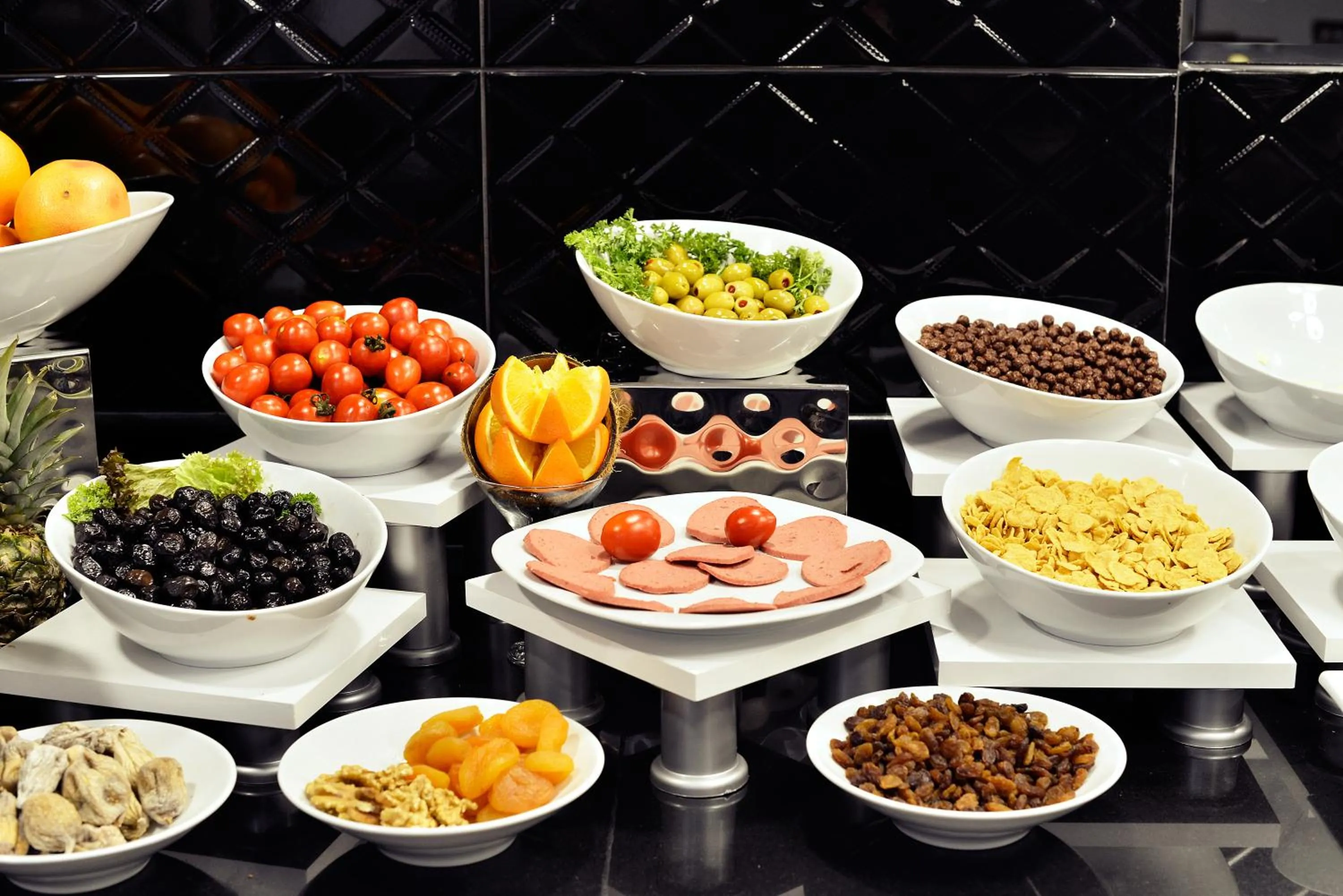 Restaurant/places to eat in Arus Hotel