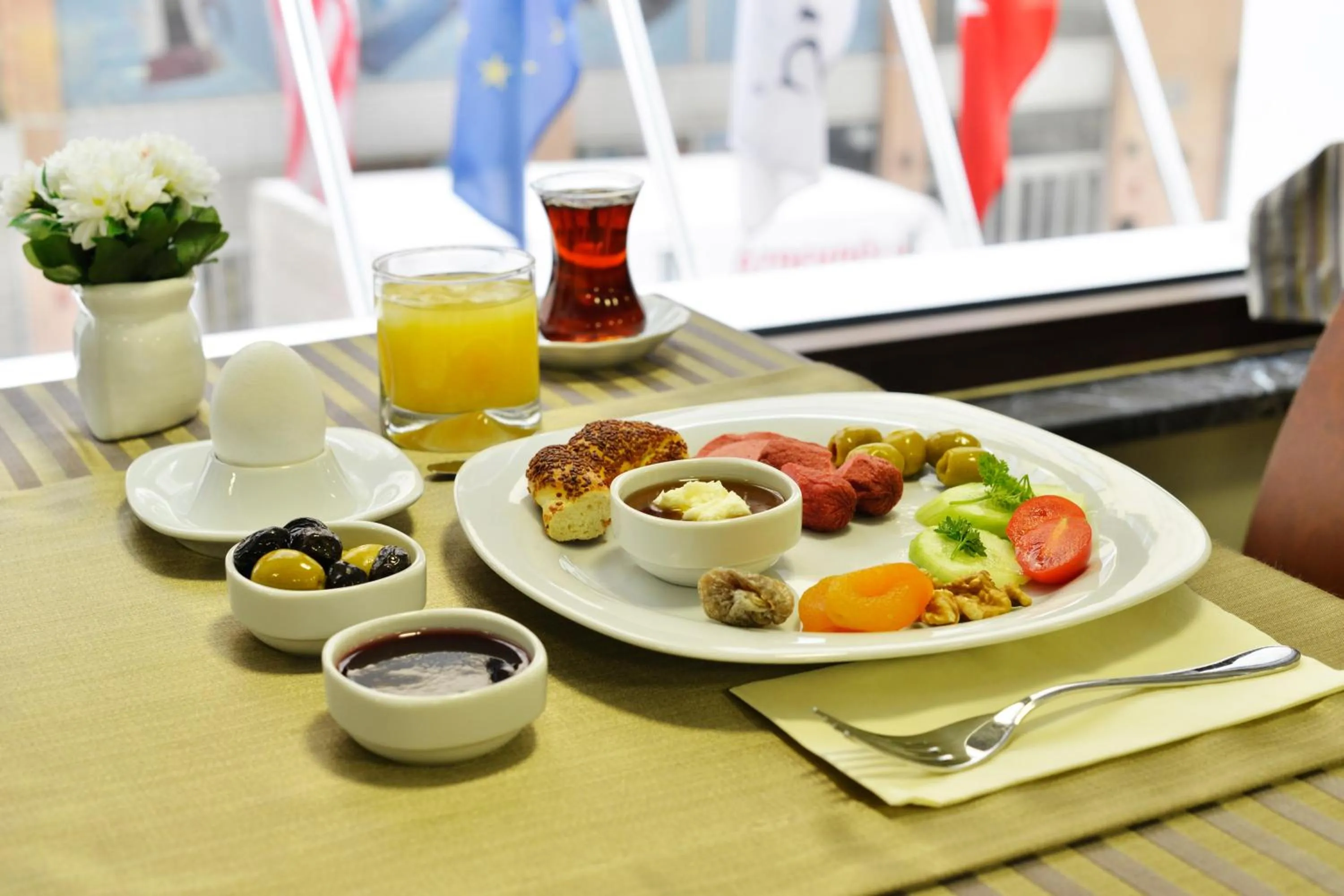 Restaurant/places to eat in Arus Hotel