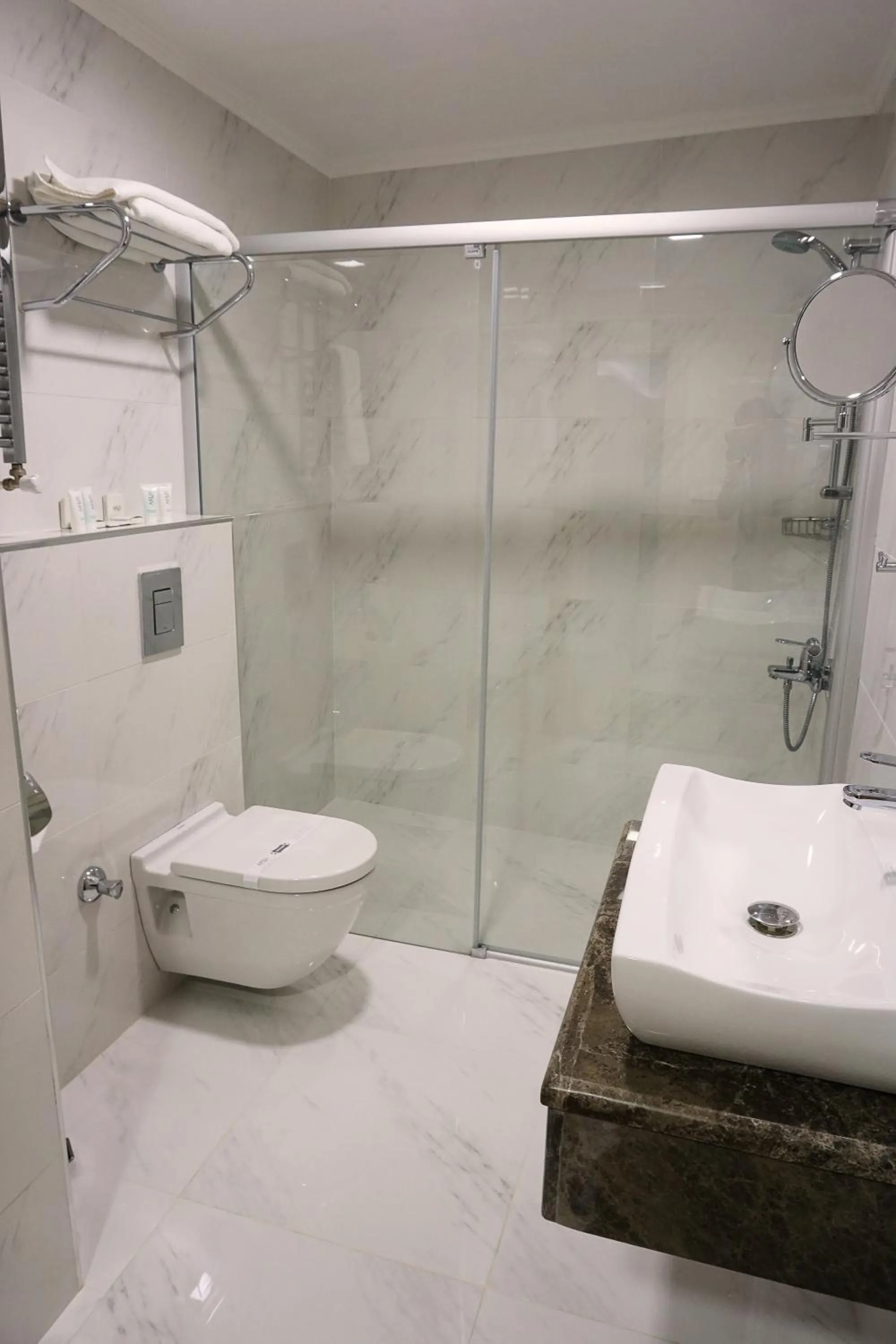 Shower in Arus Hotel