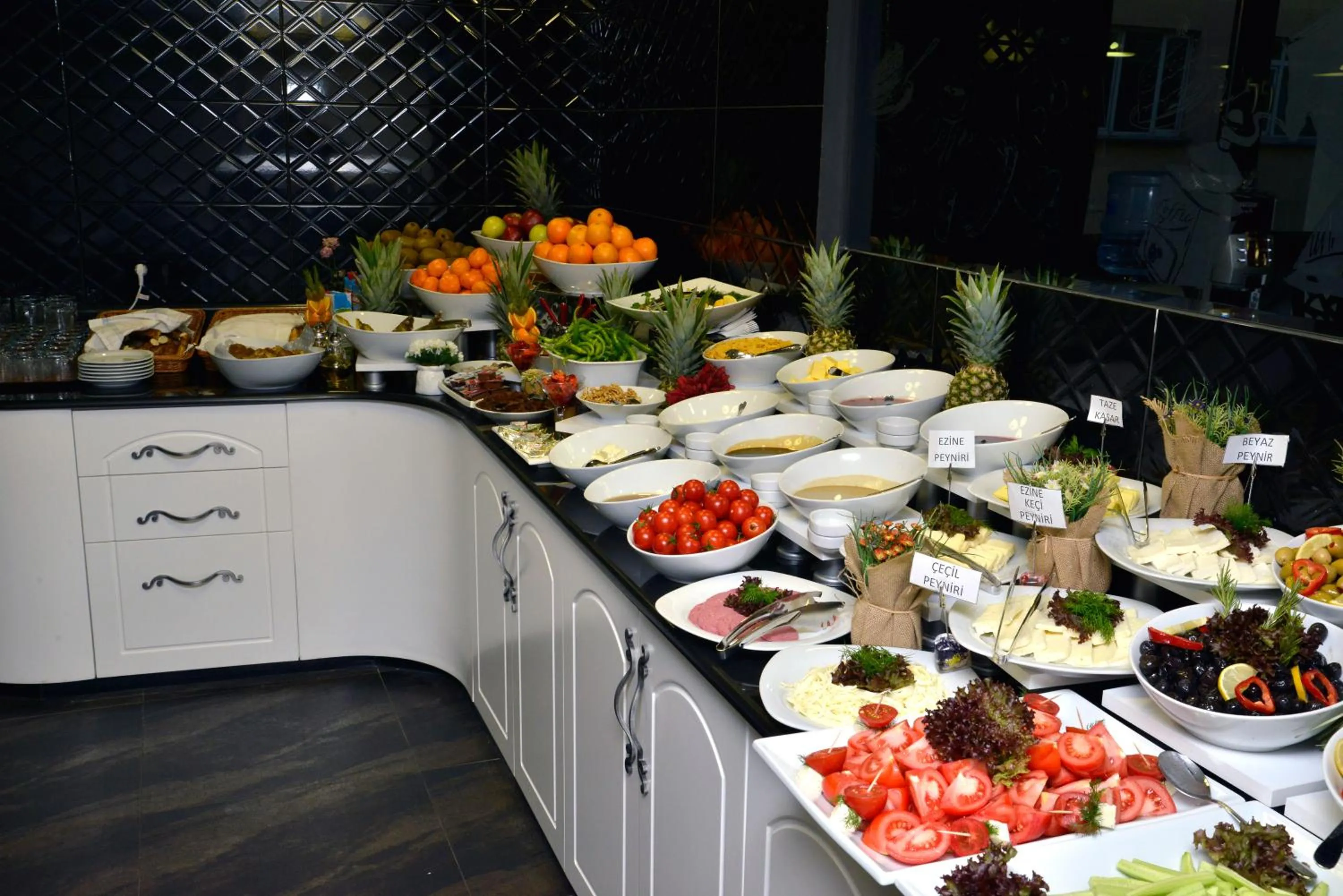 Restaurant/places to eat in Arus Hotel