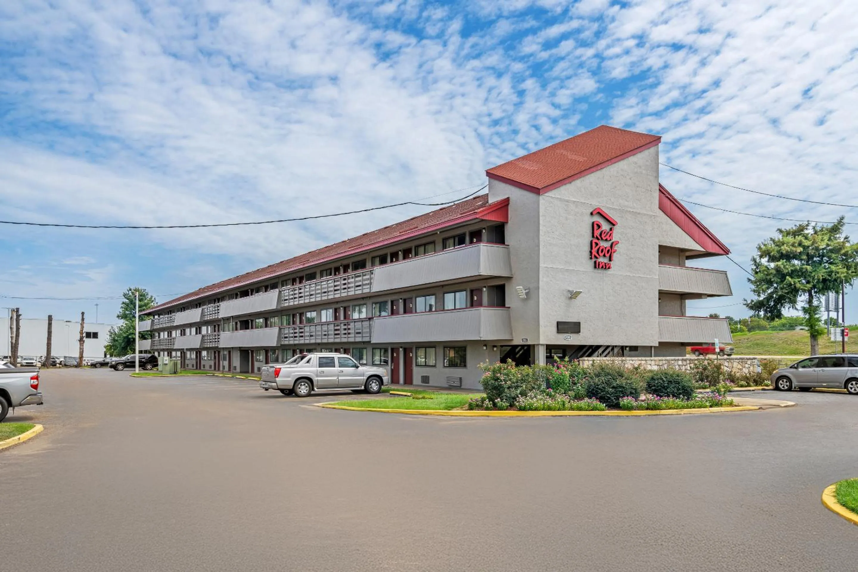 Property building in Red Roof Inn Jackson Downtown - Fairgrounds