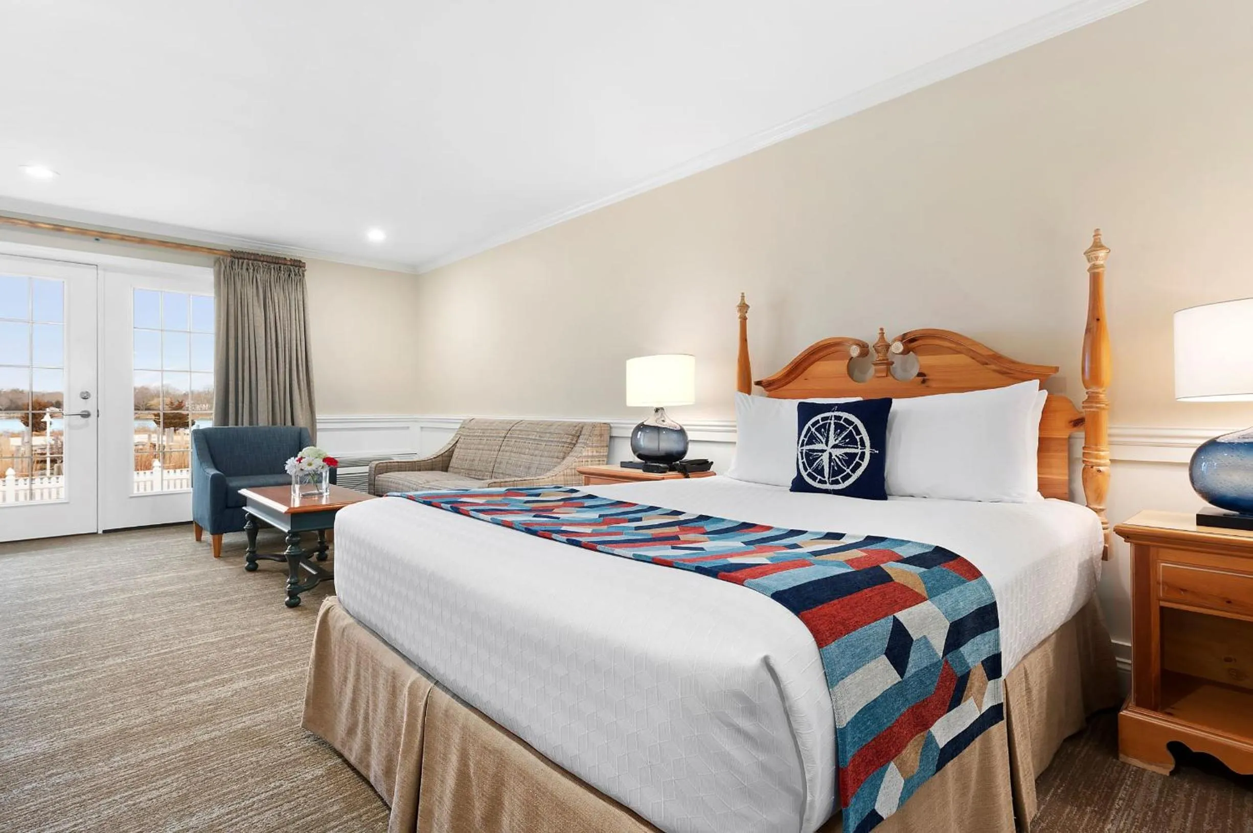 Photo of the whole room in Sag Harbor Inn