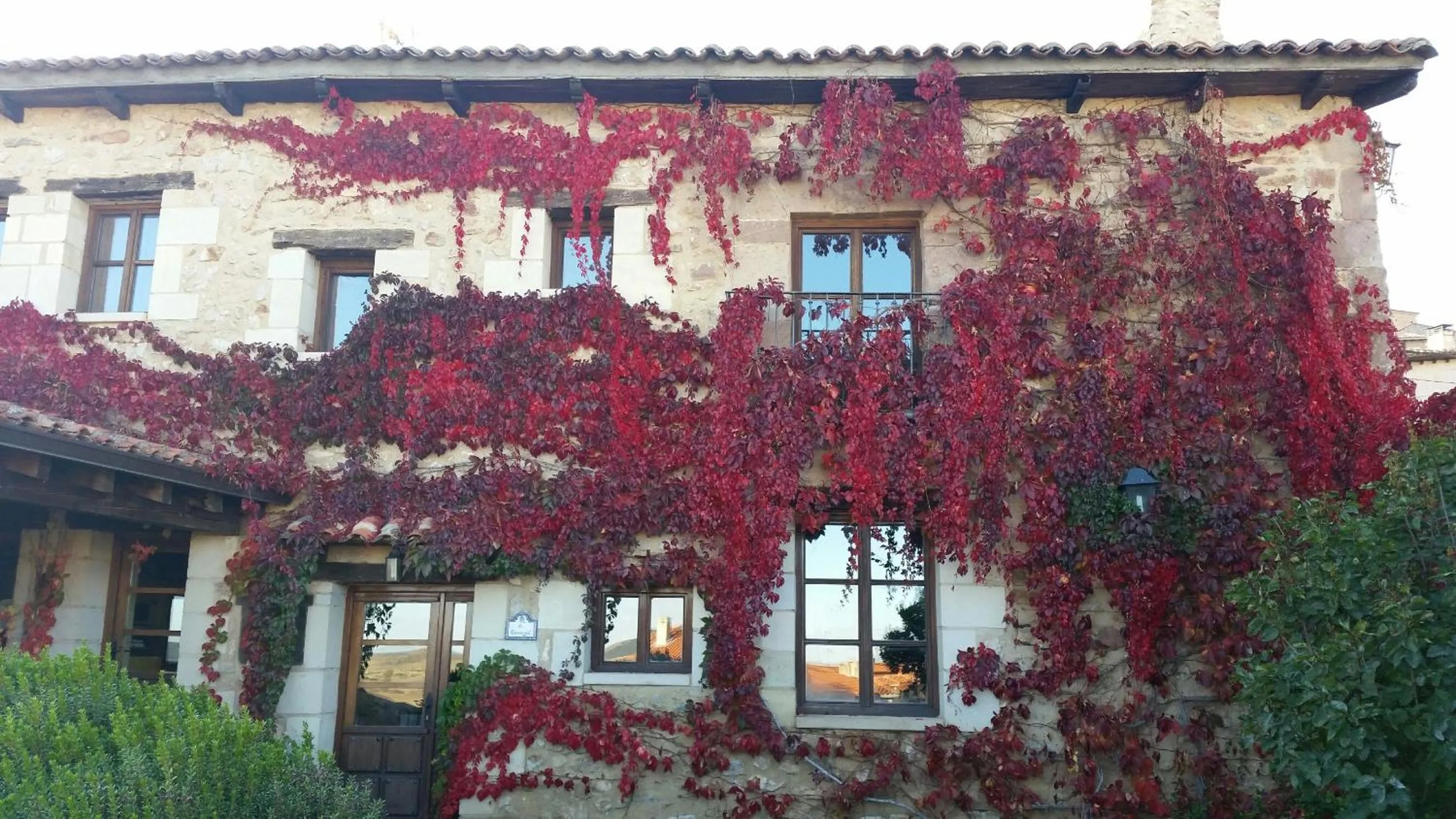Facade/entrance in La Casa de San Gil