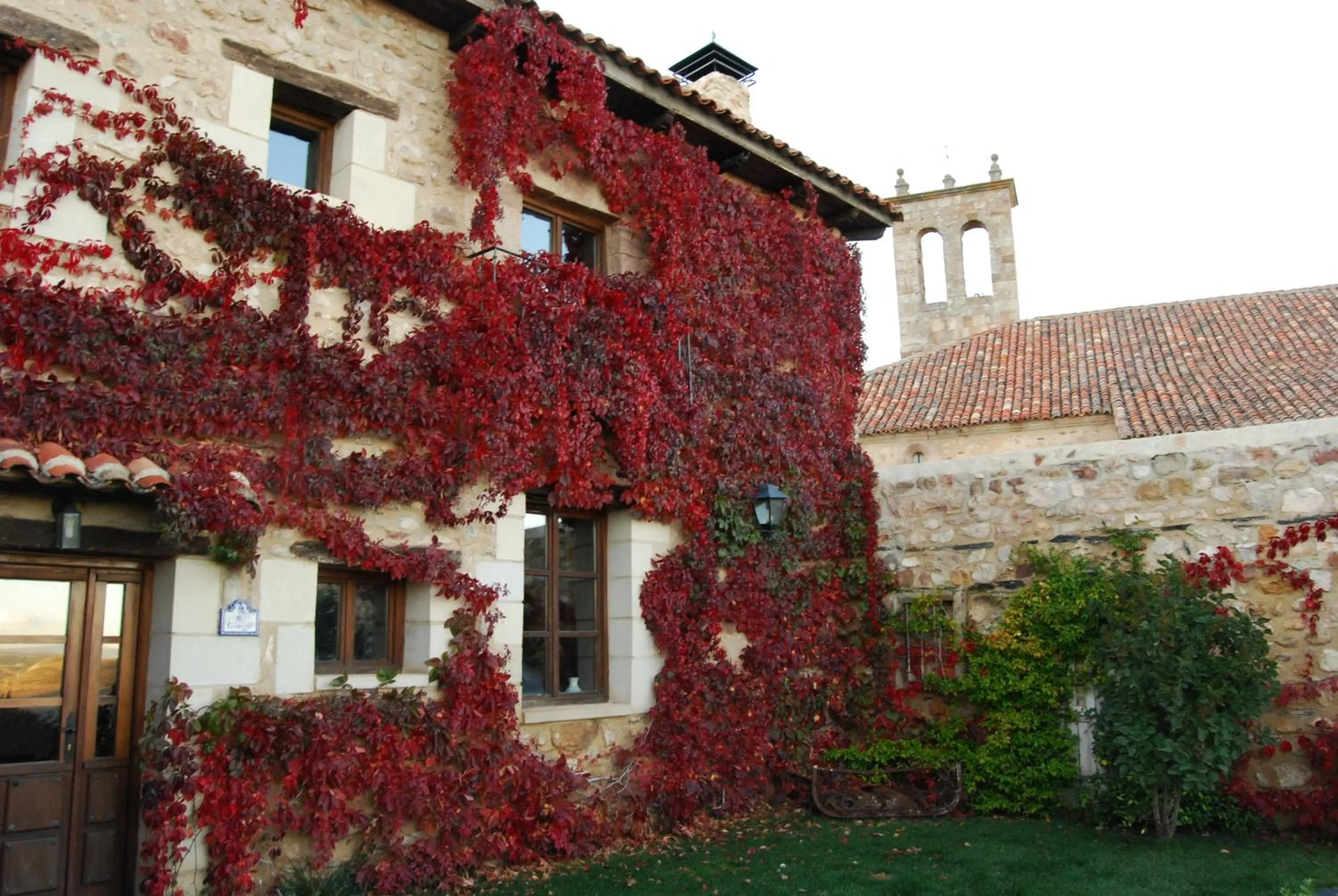 Facade/entrance in La Casa de San Gil