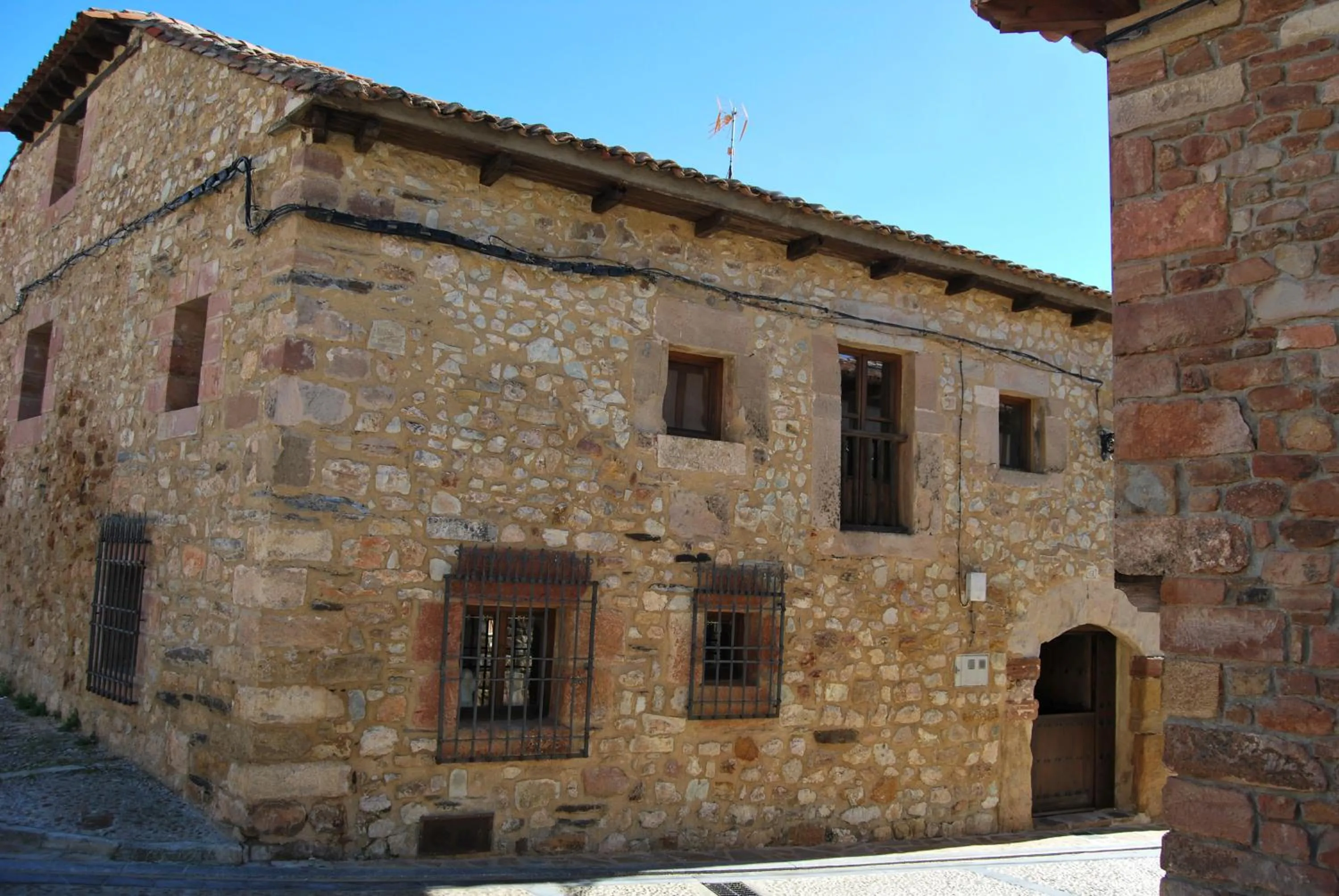 Facade/entrance in La Casa de San Gil
