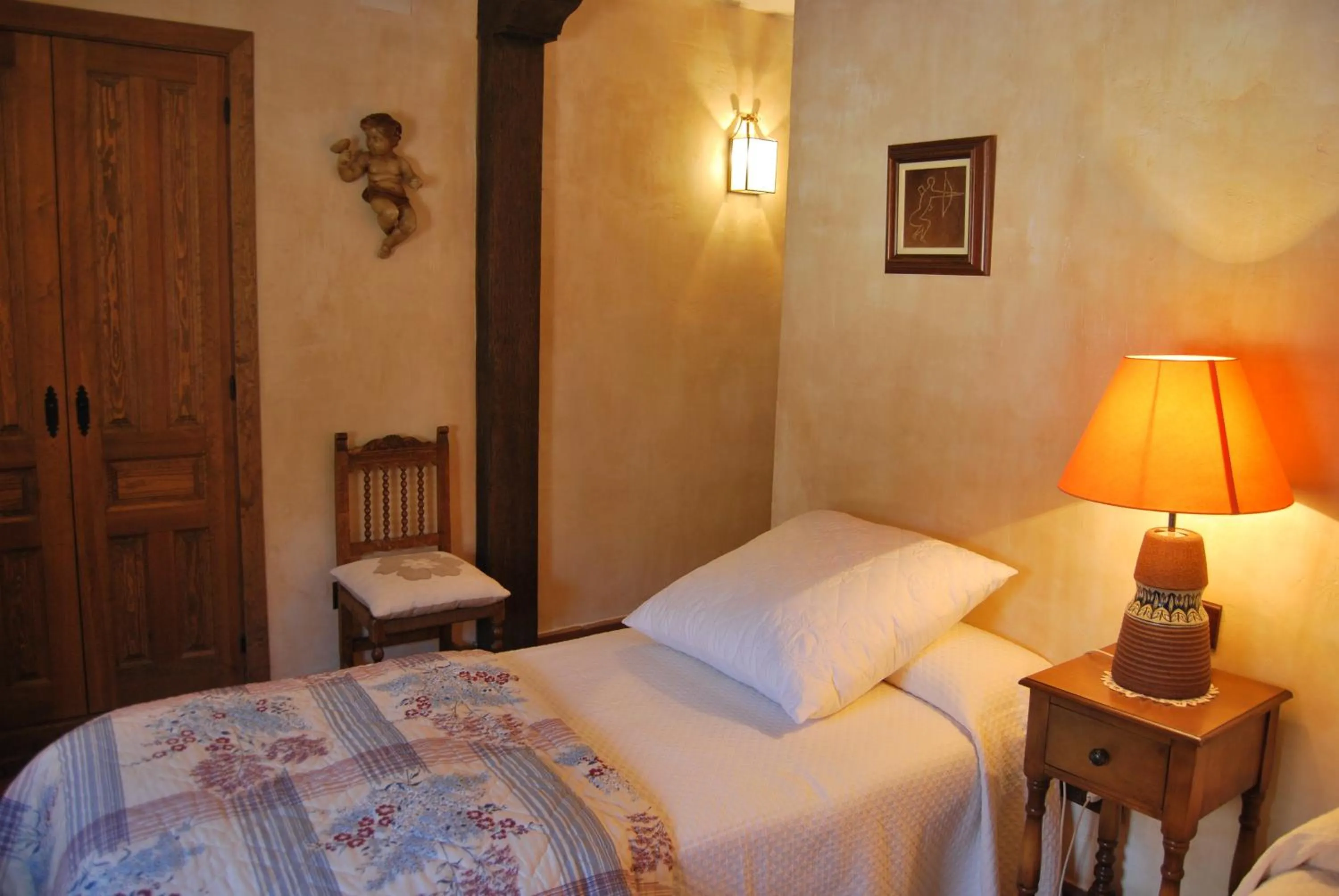 Decorative detail, Bed in La Casa de San Gil