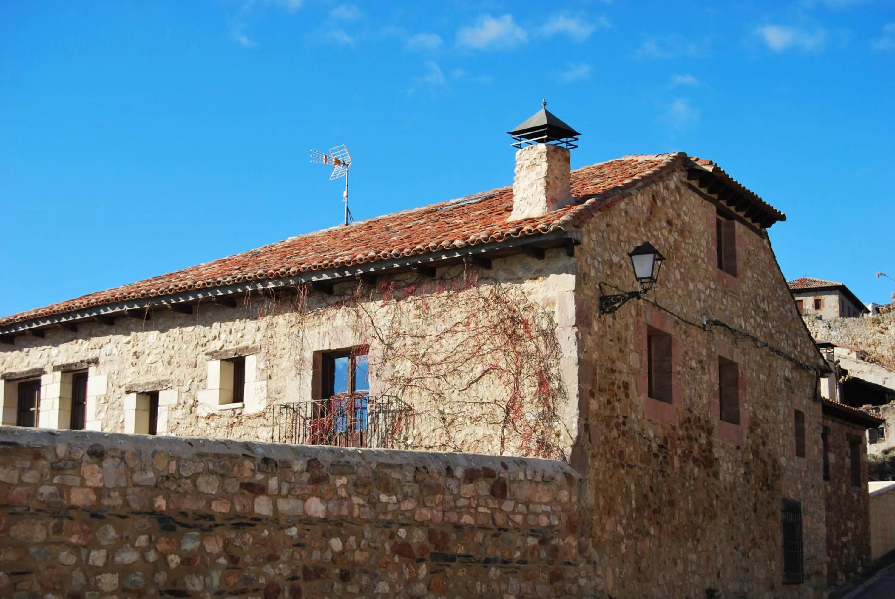 Facade/entrance in La Casa de San Gil