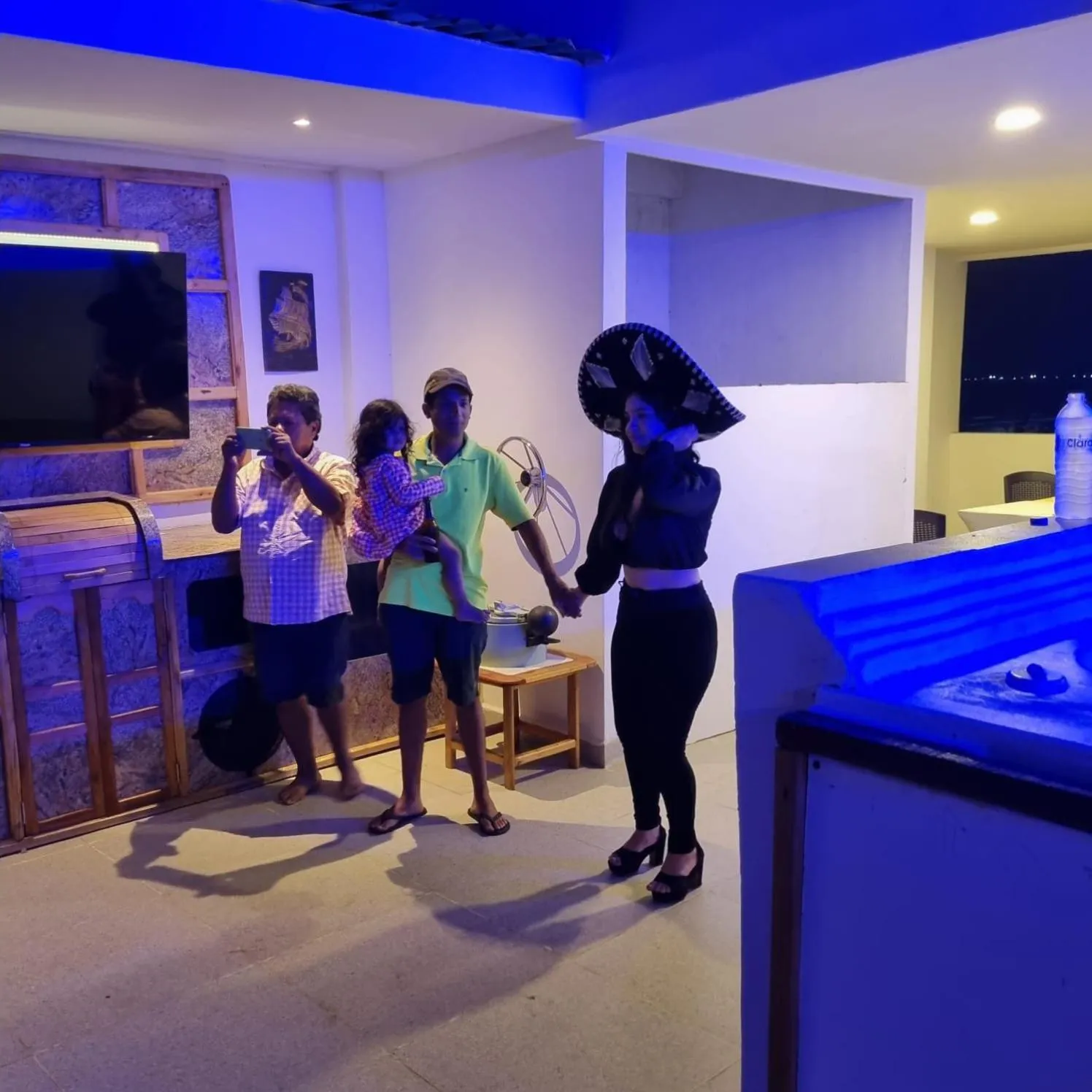 Communal lounge/ TV room in Dreimar Hotel Boutique