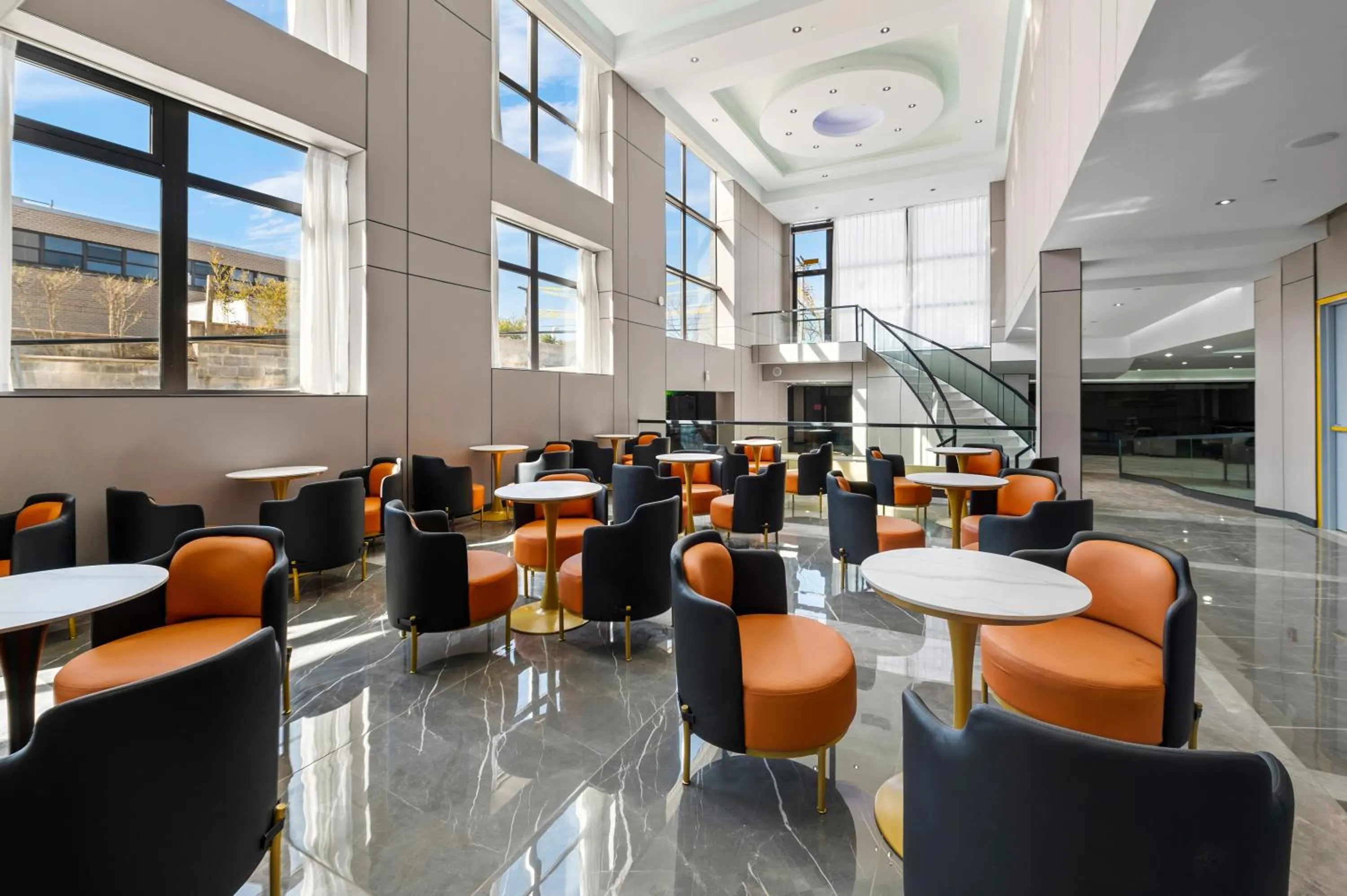 Restaurant/places to eat in Ly New York Hotel