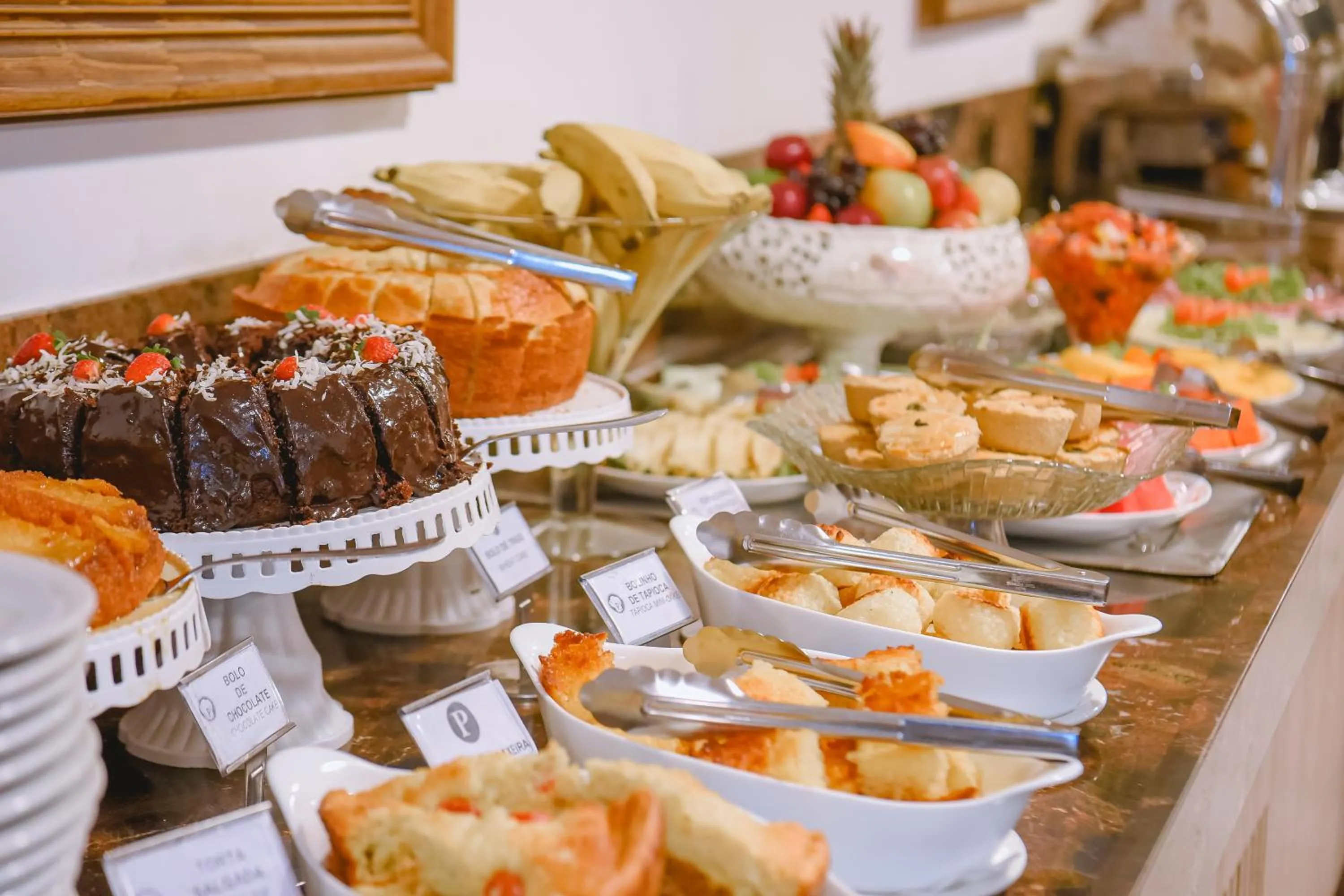 Restaurant/places to eat in Profissionalle Hotel São Luís