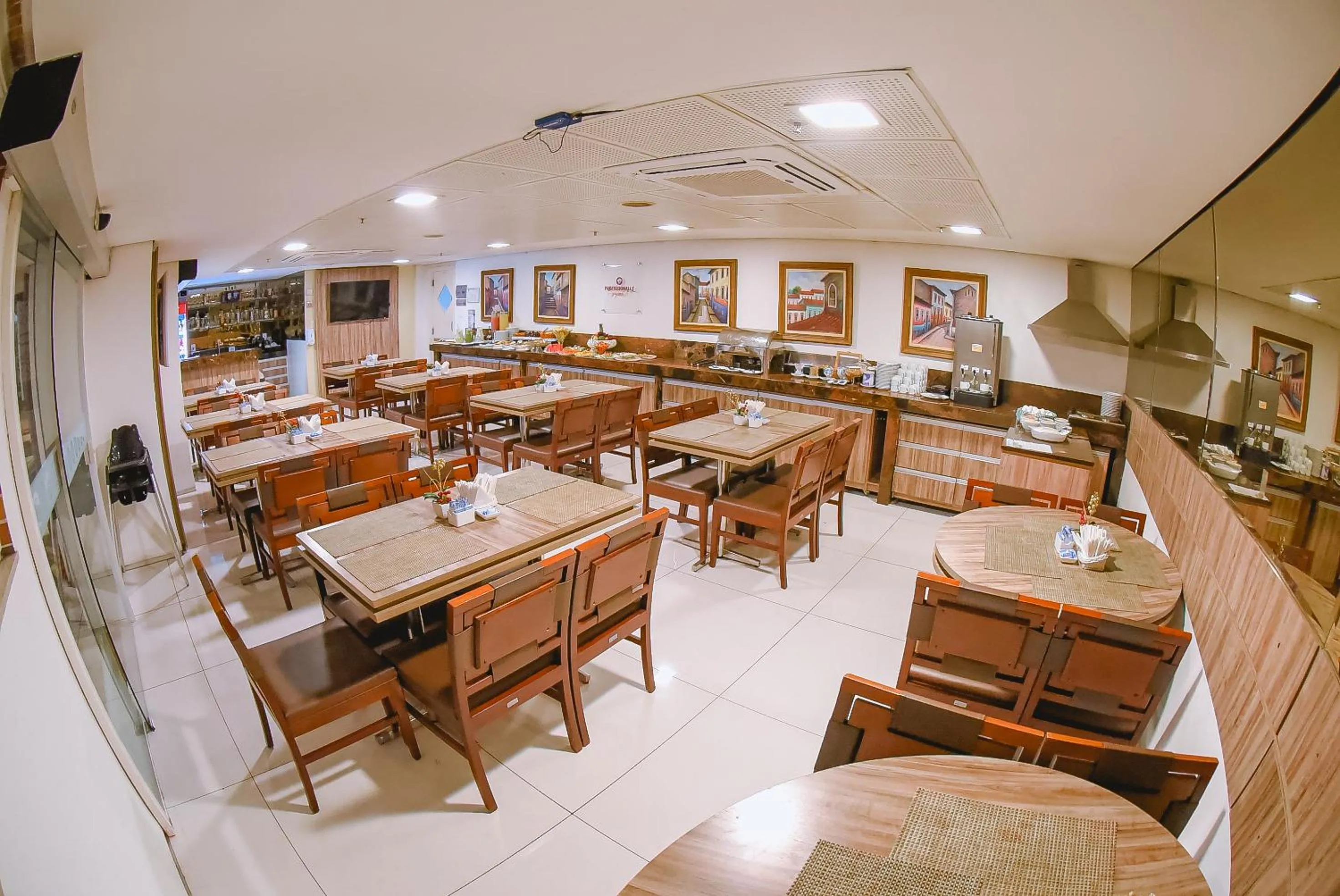 Restaurant/places to eat in Profissionalle Hotel São Luís