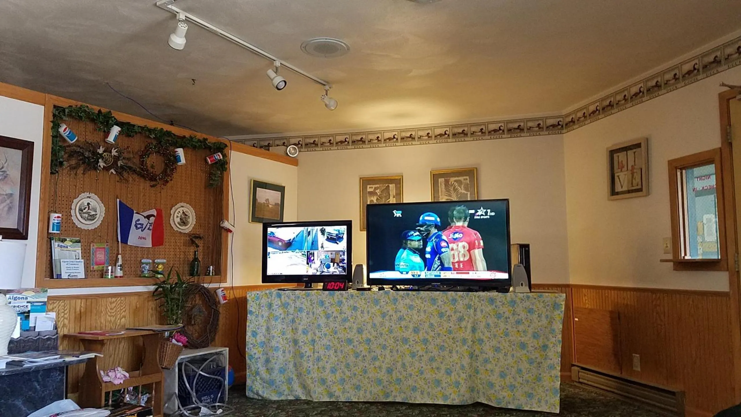 Lobby or reception in Burr Oak Motel