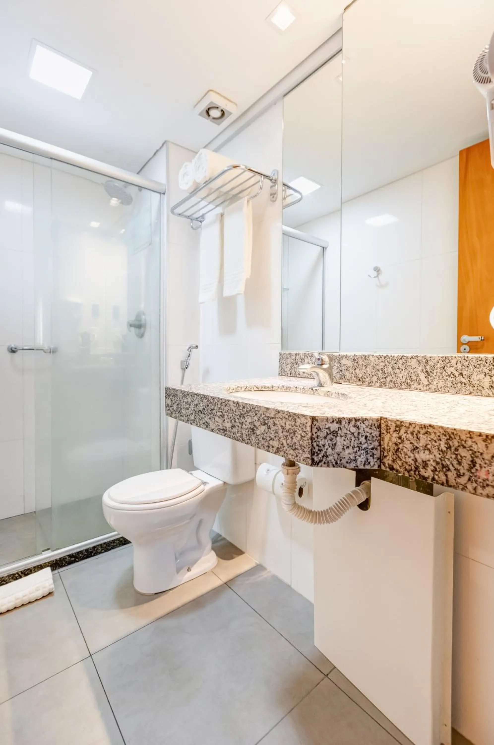 Bathroom in Allia Gran Pampulha Suites