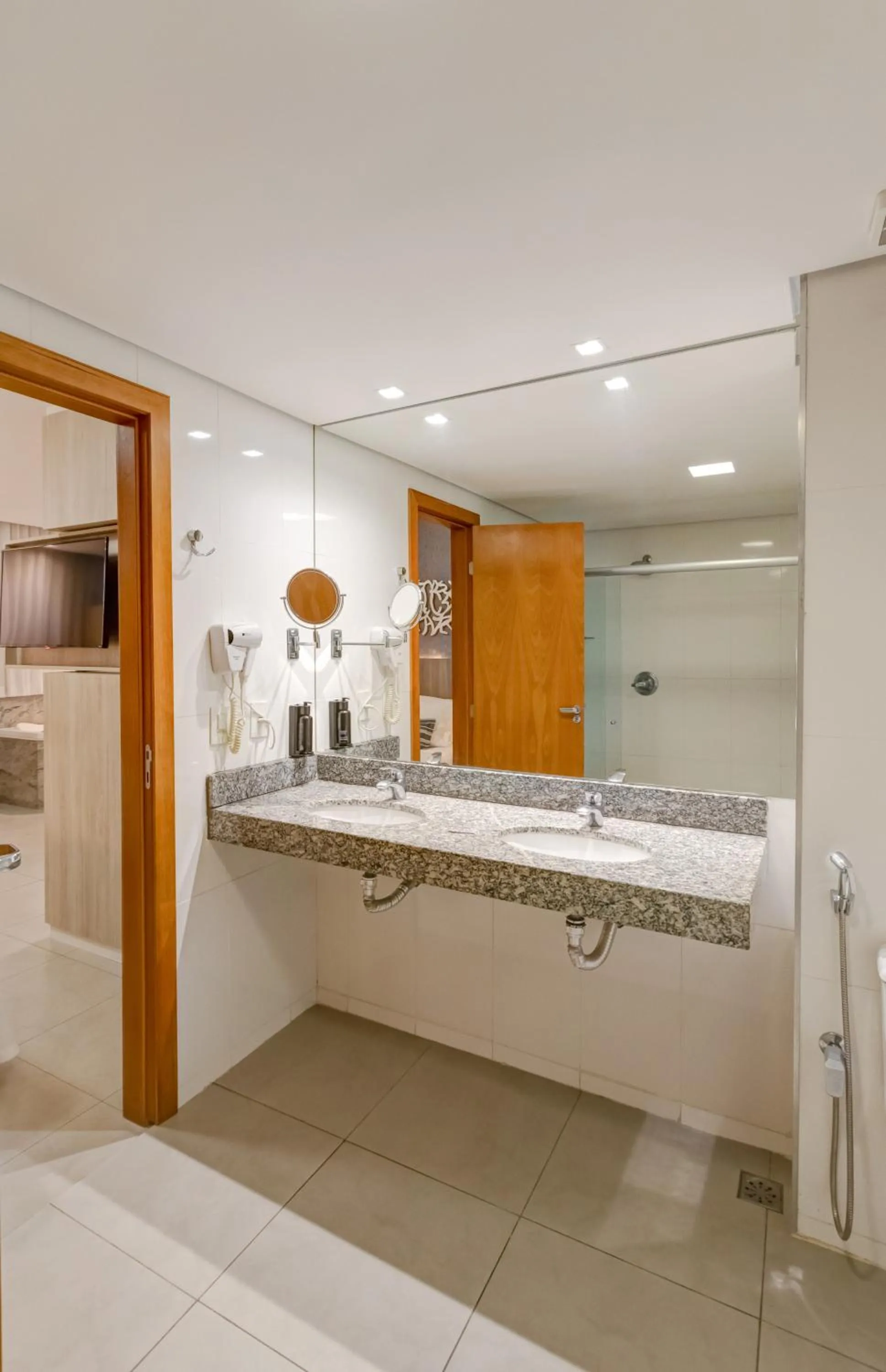 Bathroom in Allia Gran Pampulha Suites