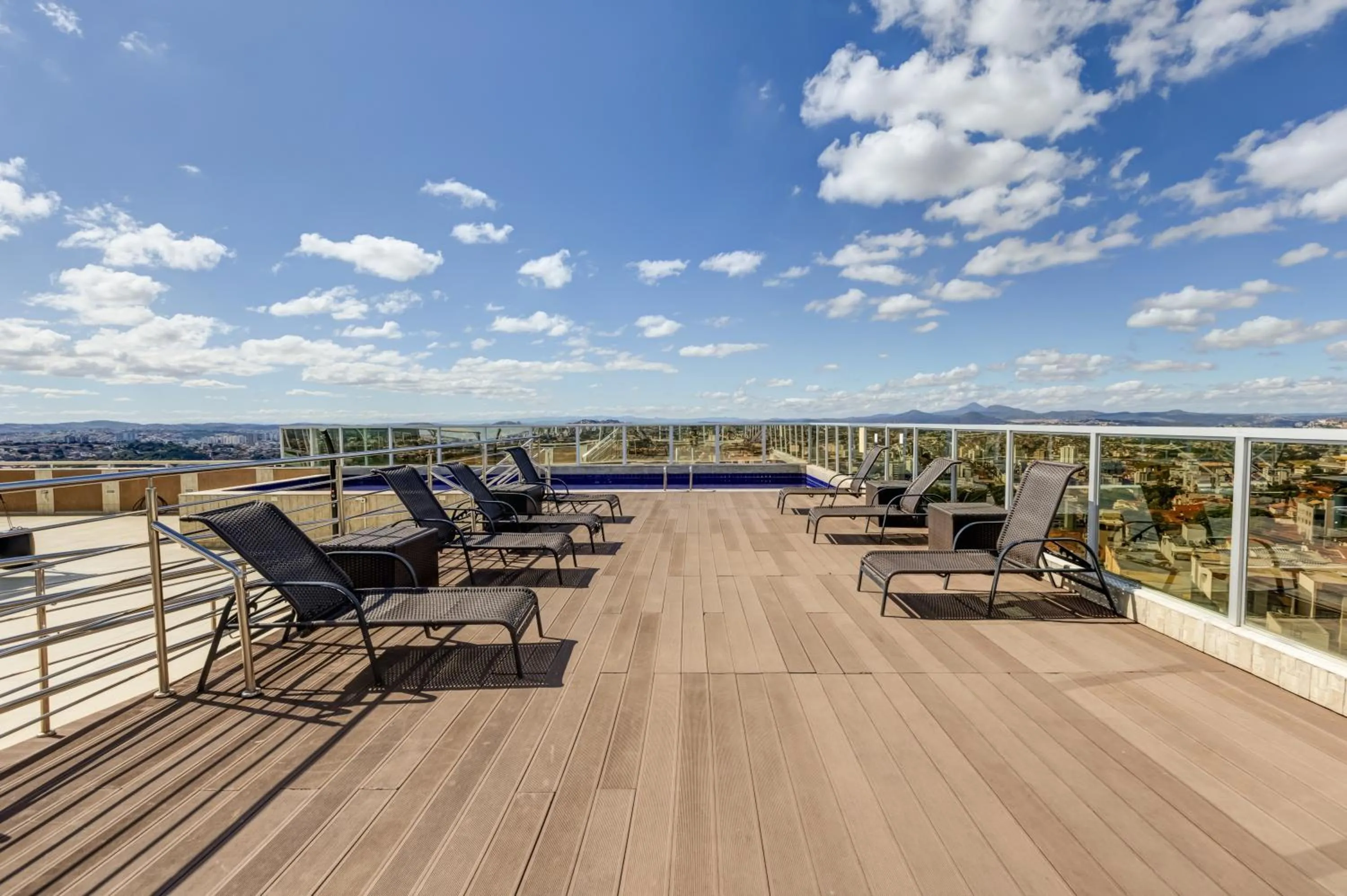 Swimming pool in Allia Gran Pampulha Suites