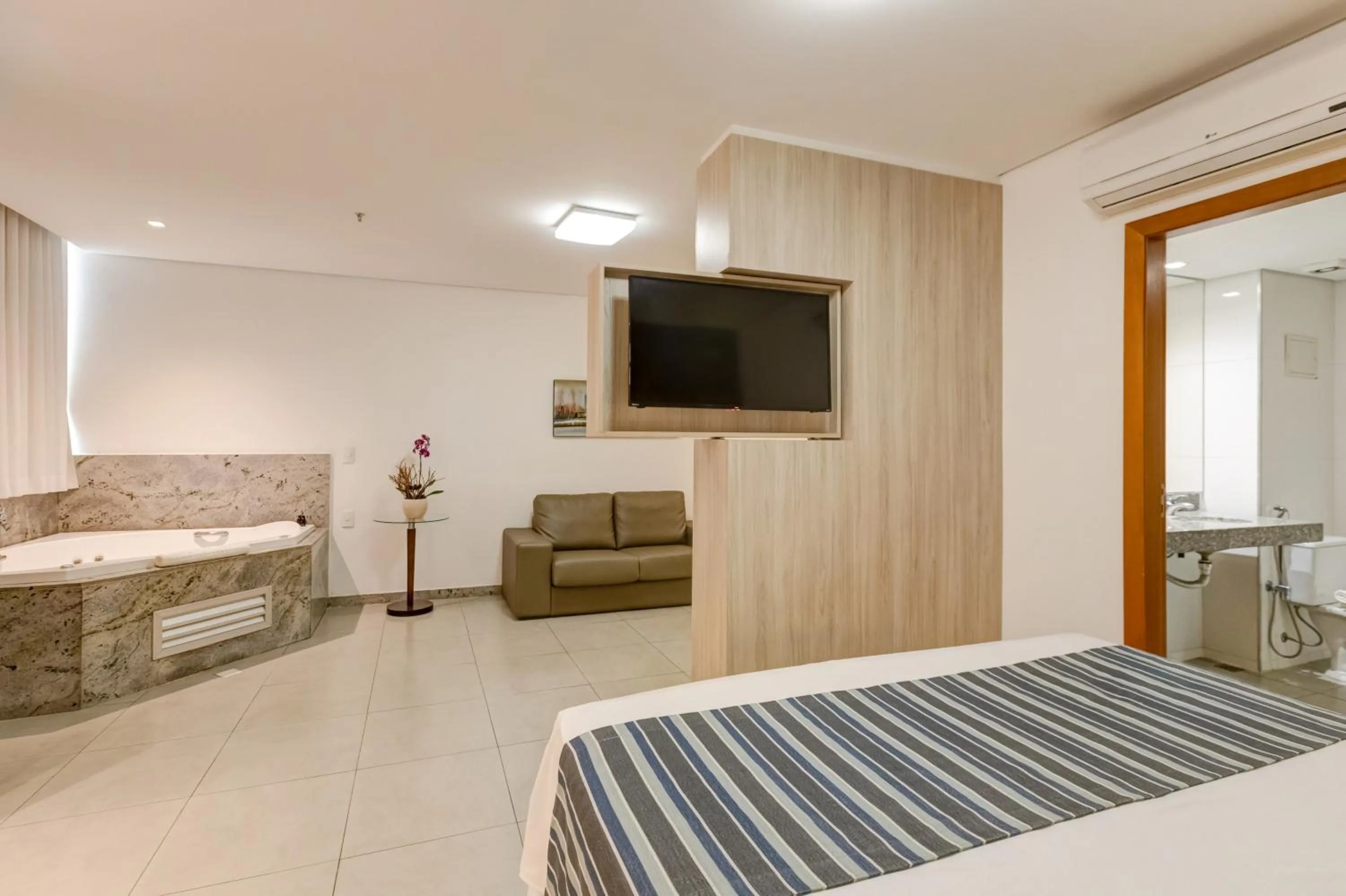 Bedroom, Bed in Allia Gran Pampulha Suites