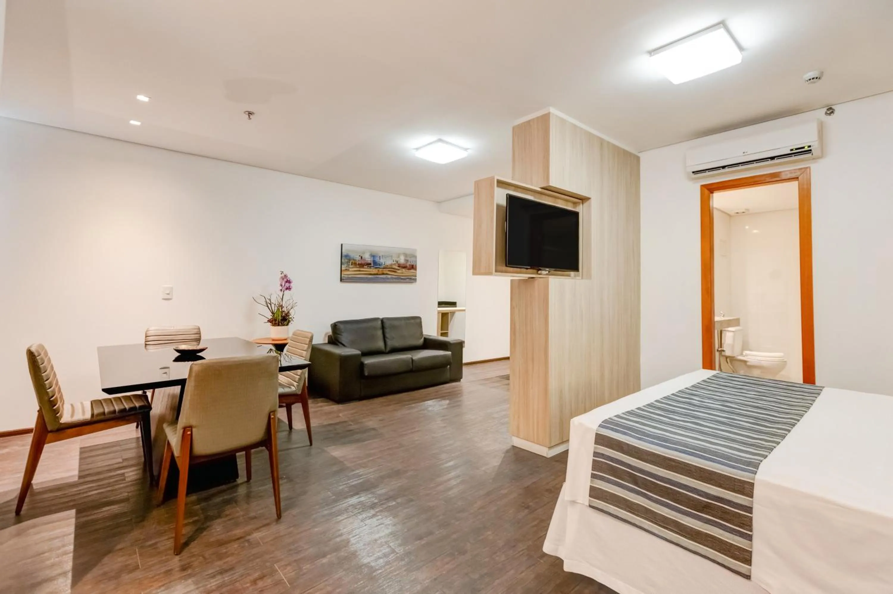 Bedroom, Bed in Allia Gran Pampulha Suites