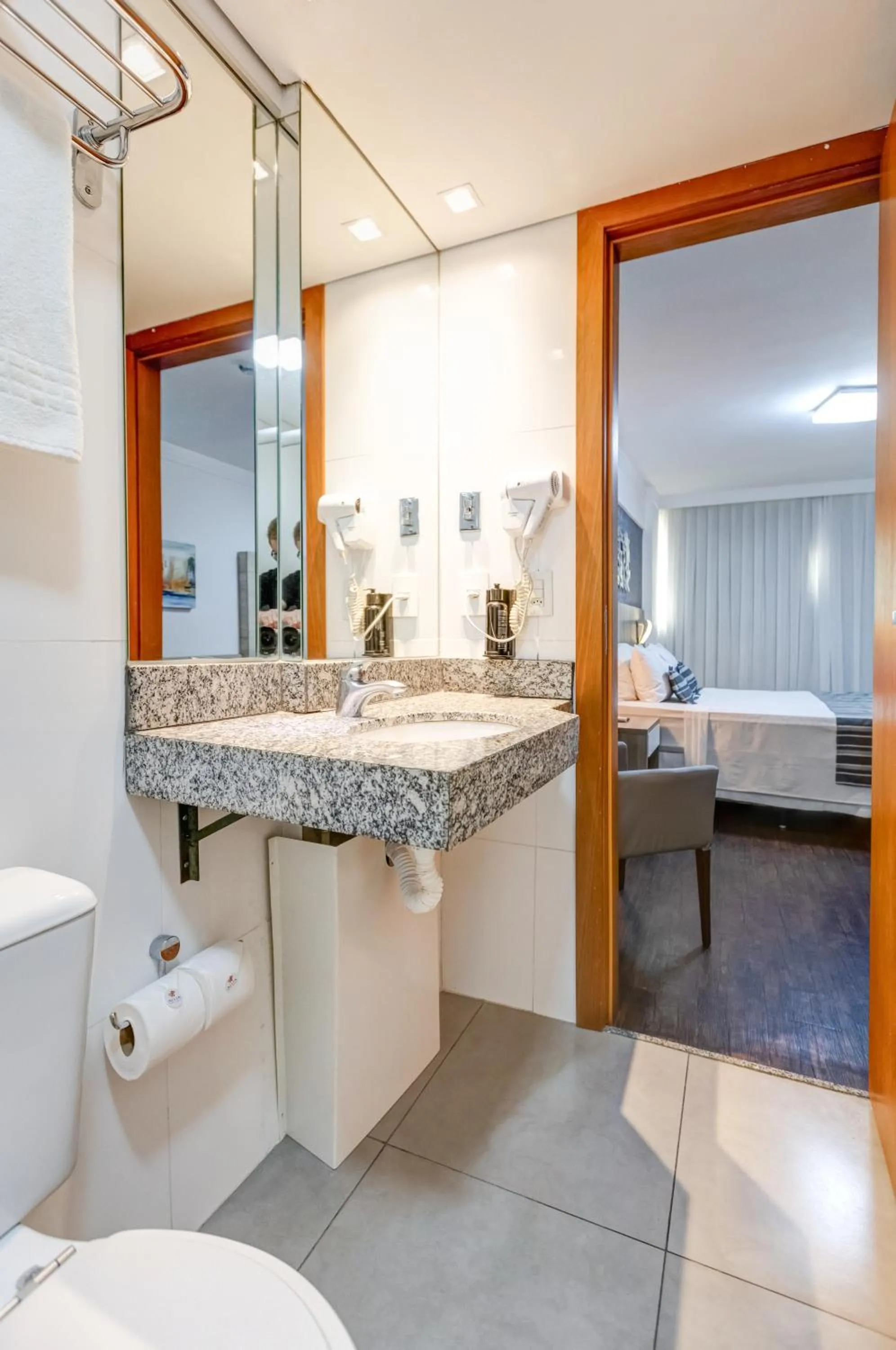 Bathroom in Allia Gran Pampulha Suites