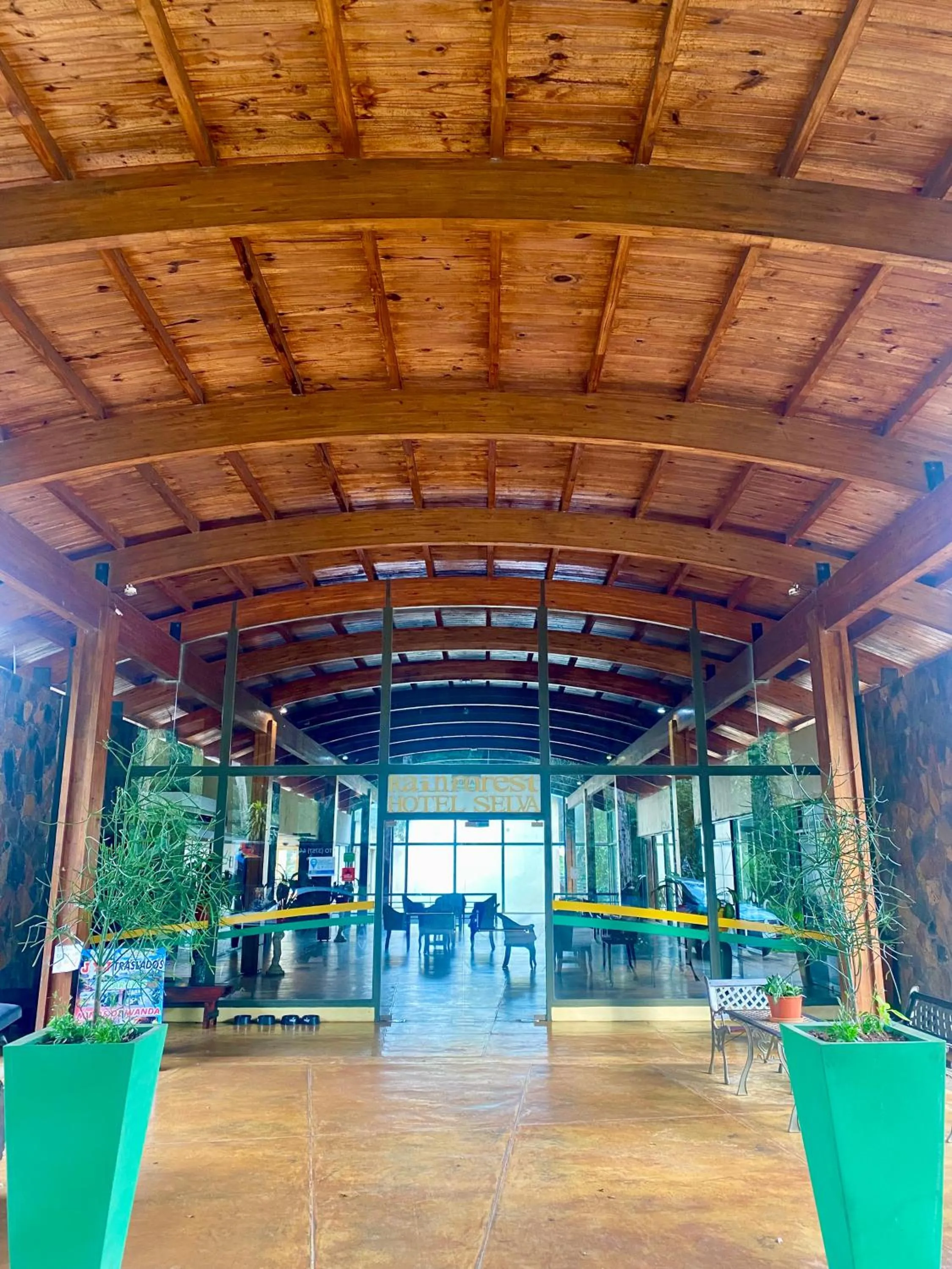 Rainforest Hotel & Cabañas