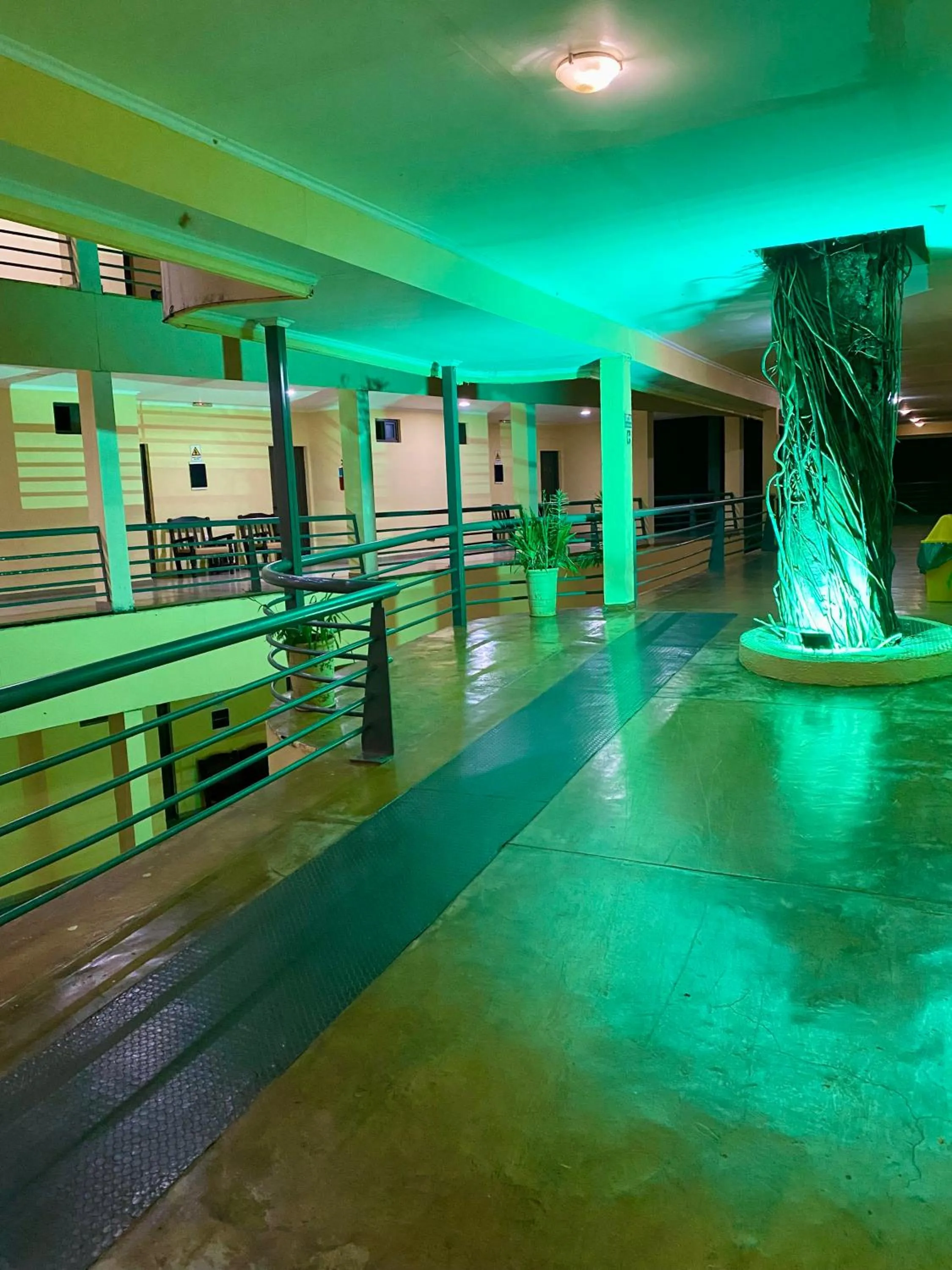 Rainforest Hotel & Cabañas