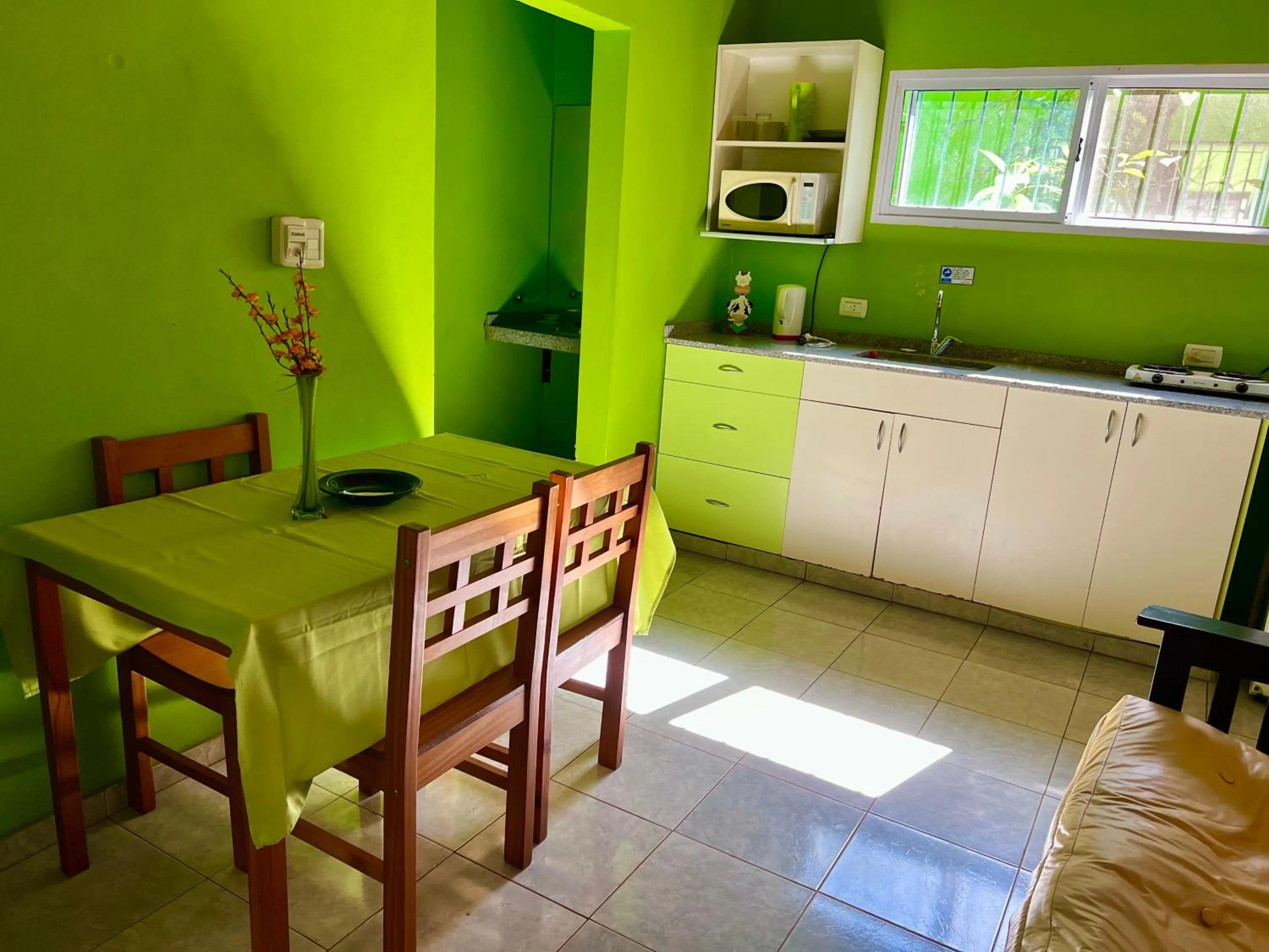 Rainforest Hotel & Cabañas