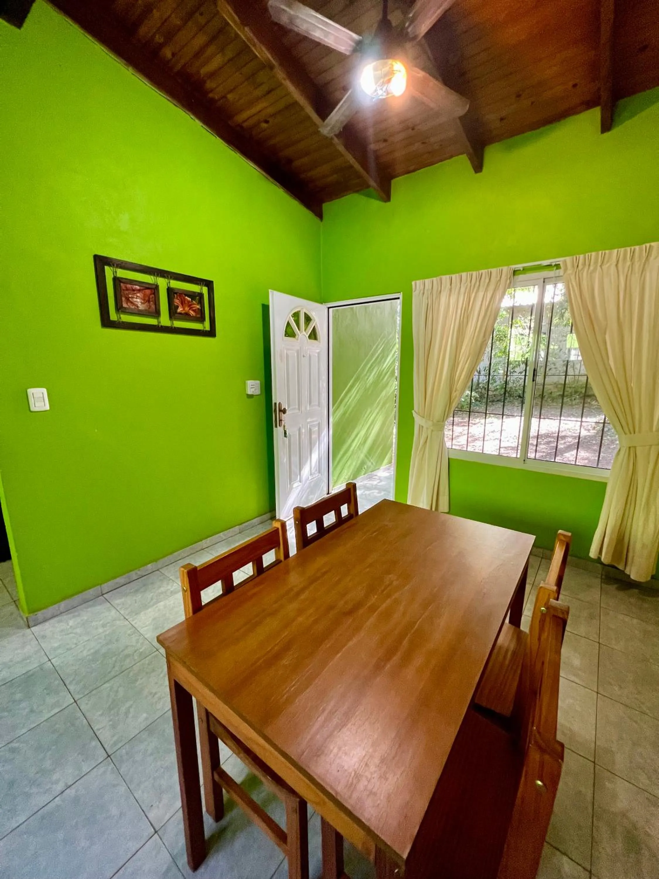 Rainforest Hotel & Cabañas