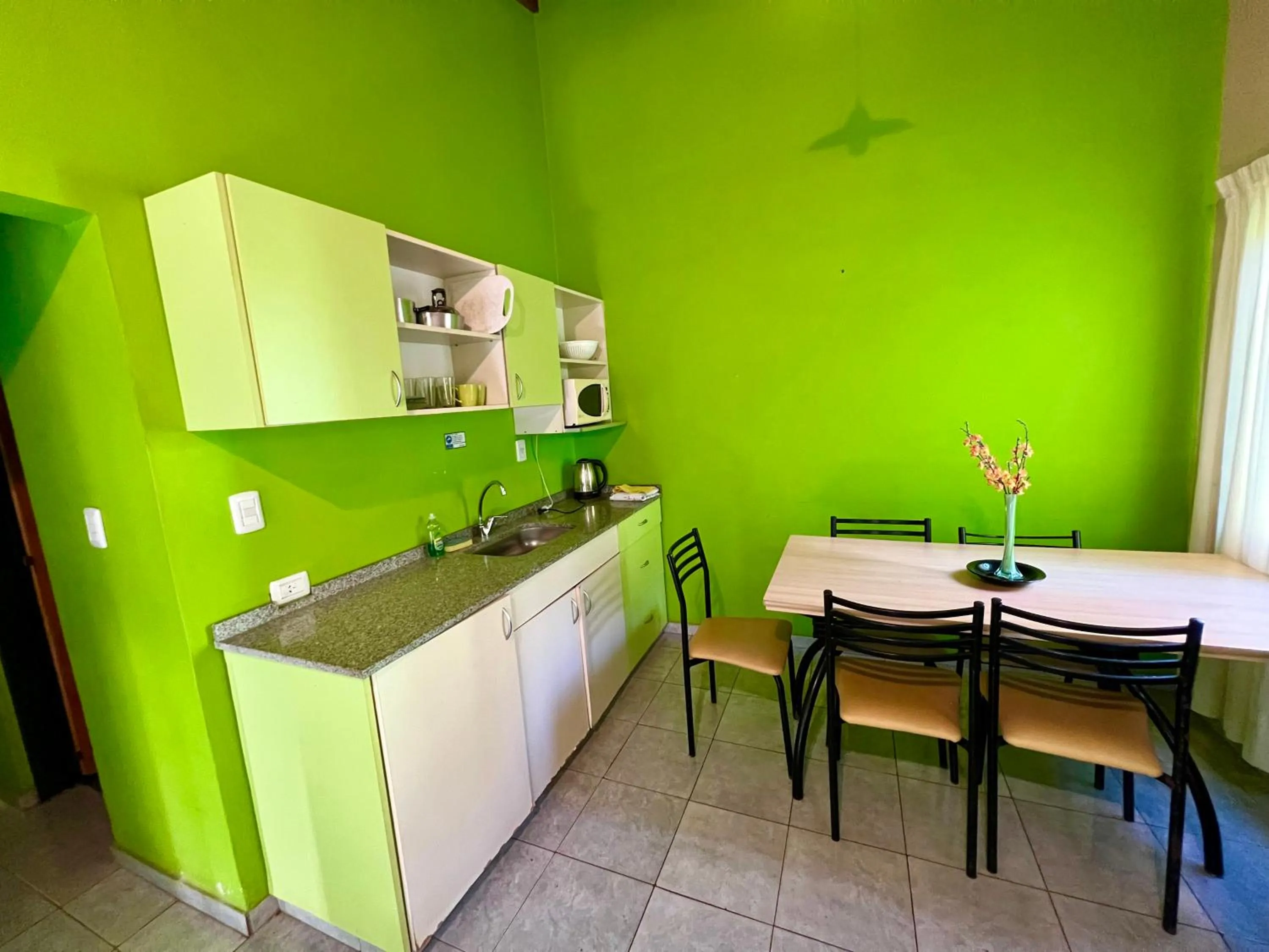 Rainforest Hotel & Cabañas