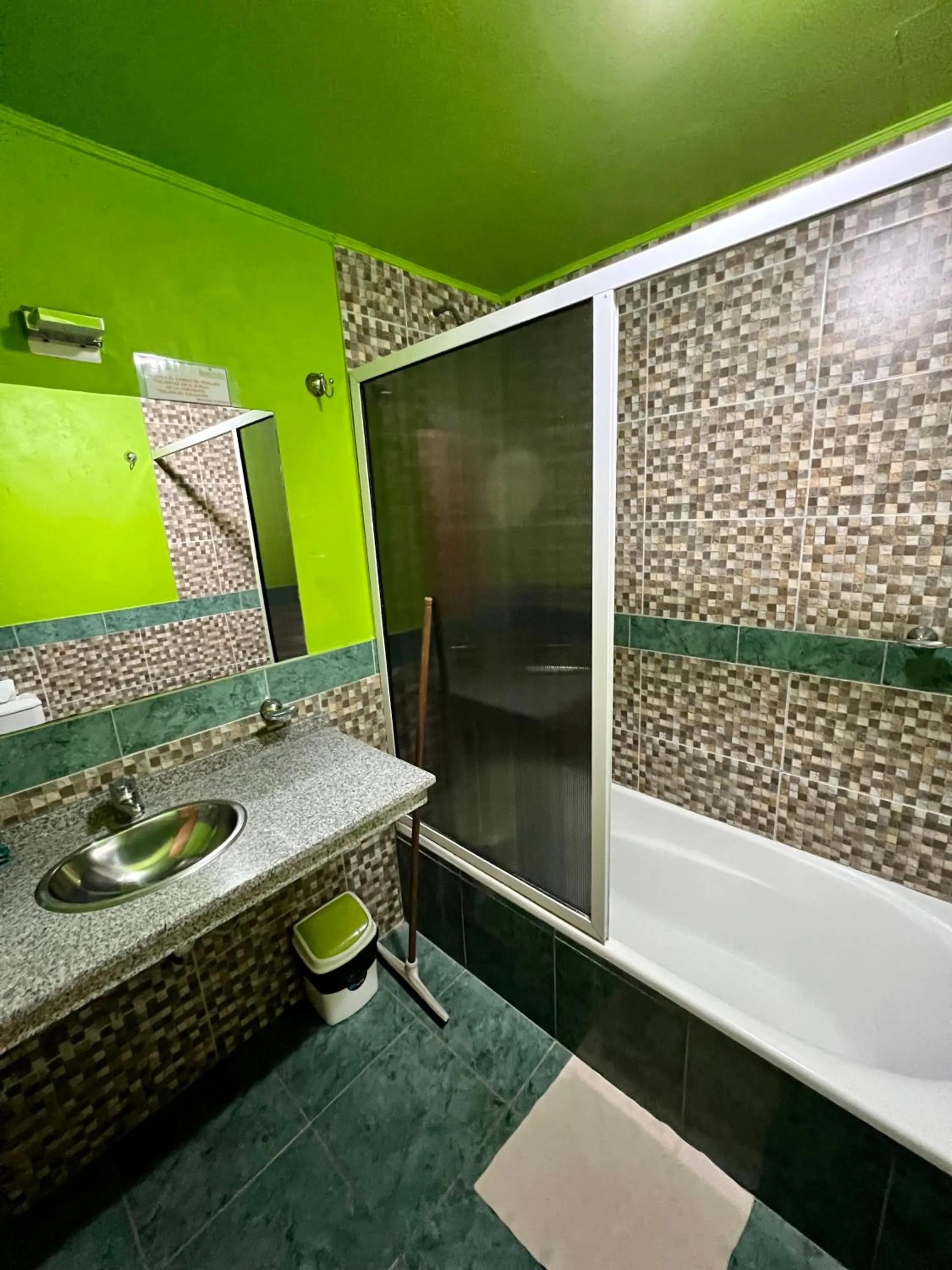 Rainforest Hotel & Cabañas